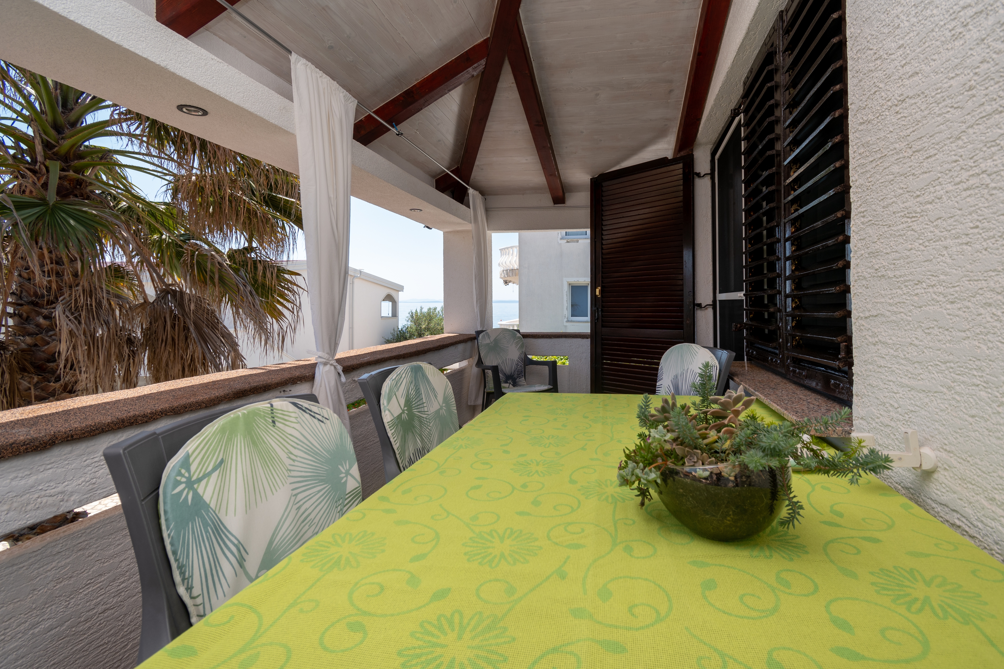 One bedroom apartment near beach Vir  A-a