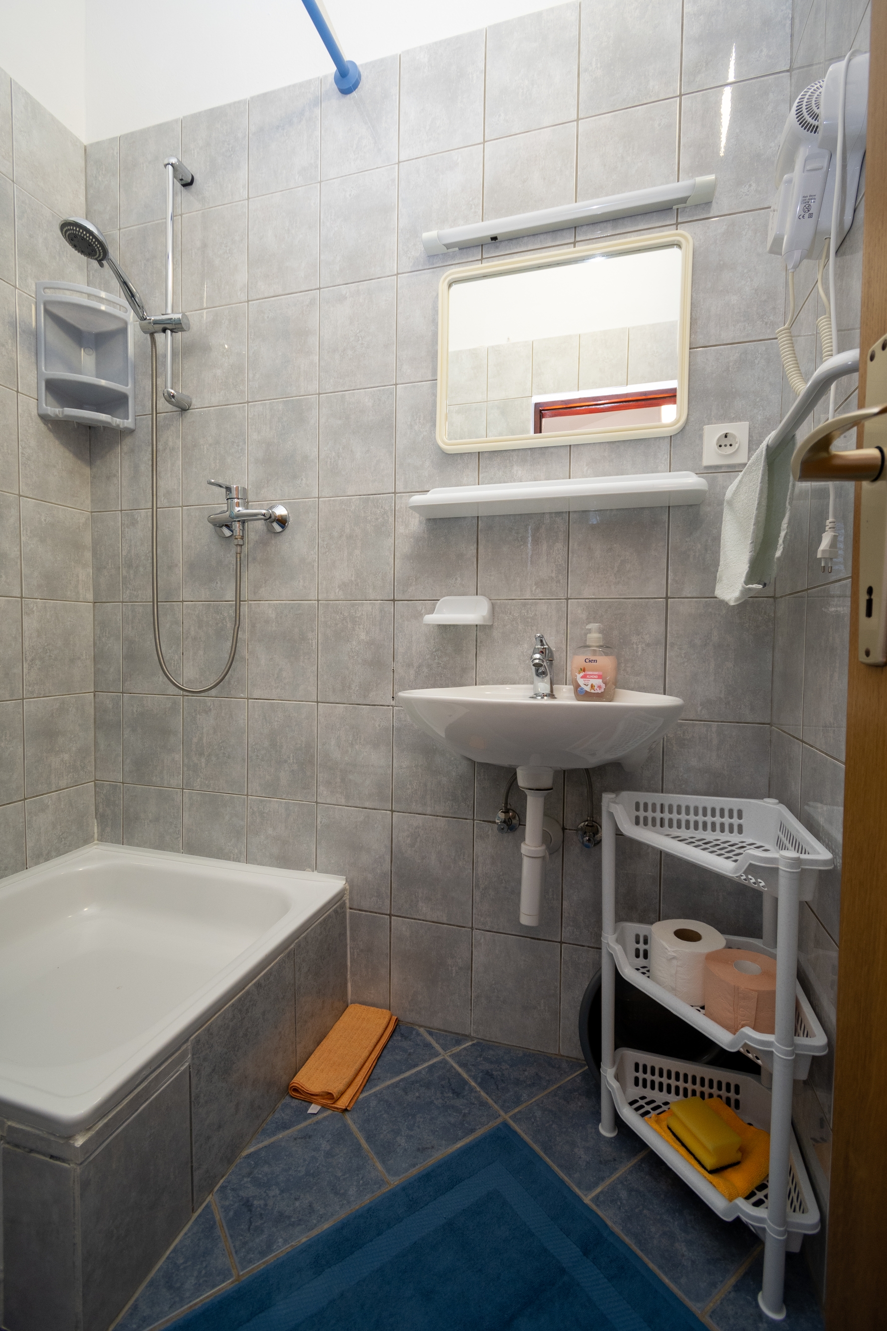 One bedroom apartment near beach Vir  A-b