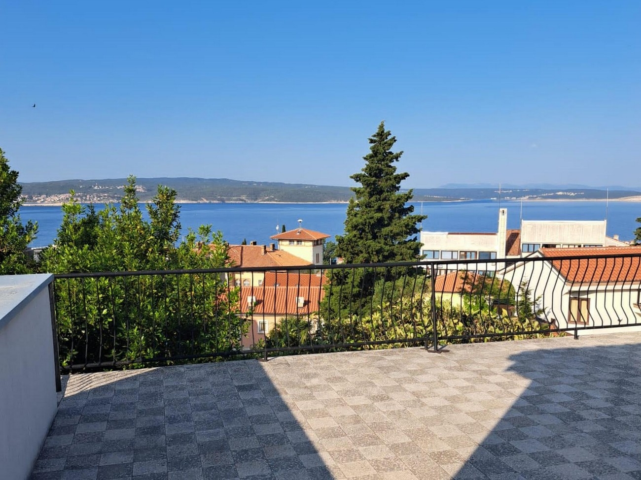 Four bedroom apartment with terrace and sea view Crikvenica  A-a