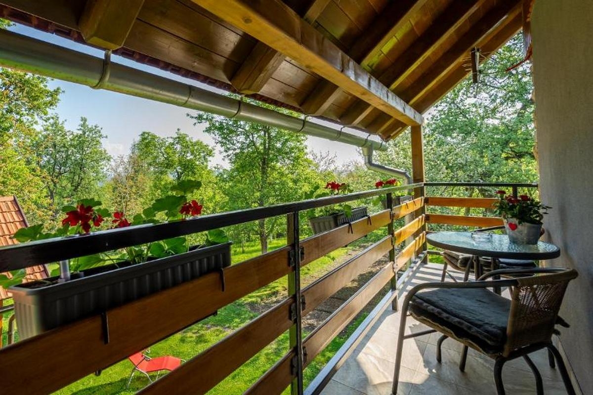 Four-bedroom house with terrace Sleme Skradsko, Gorski kotar (K-20726)