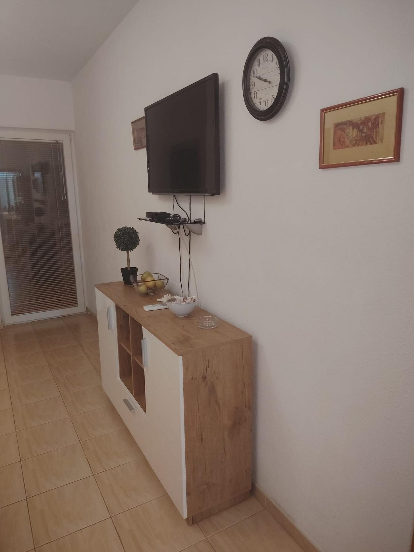 One bedroom apartment with balcony Makarska (A-20727-a) One bedroom apartment with balcony Makarska (A-20727-a)