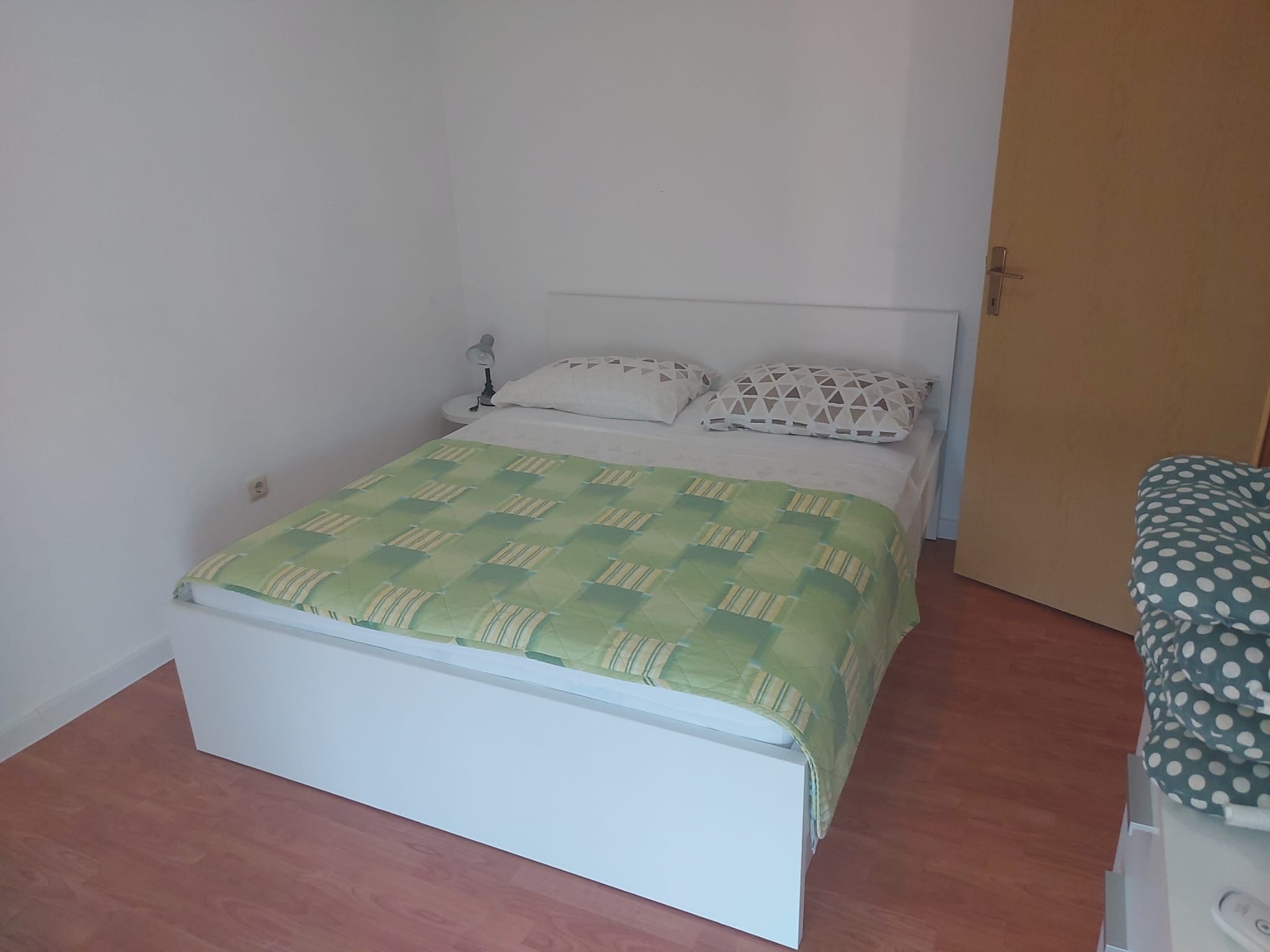 One bedroom apartment with balcony Makarska (A-20727-d) One bedroom apartment with balcony Makarska (A-20727-d)
