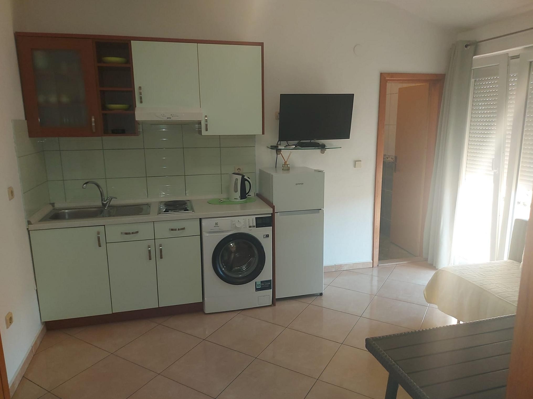 One bedroom apartment with balcony Makarska (A-20727-d)