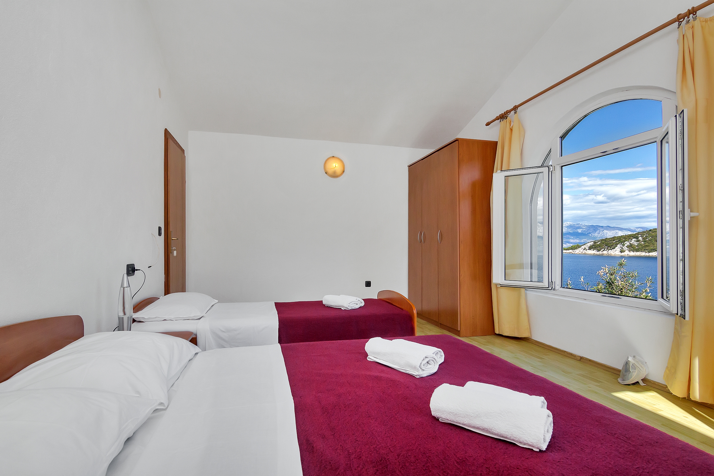 Two bedroom apartment near beach Cove Pokrivenik, Hvar (A-2073-b) Two bedroom apartment near beach Cove Pokrivenik, Hvar (A-2073-b)