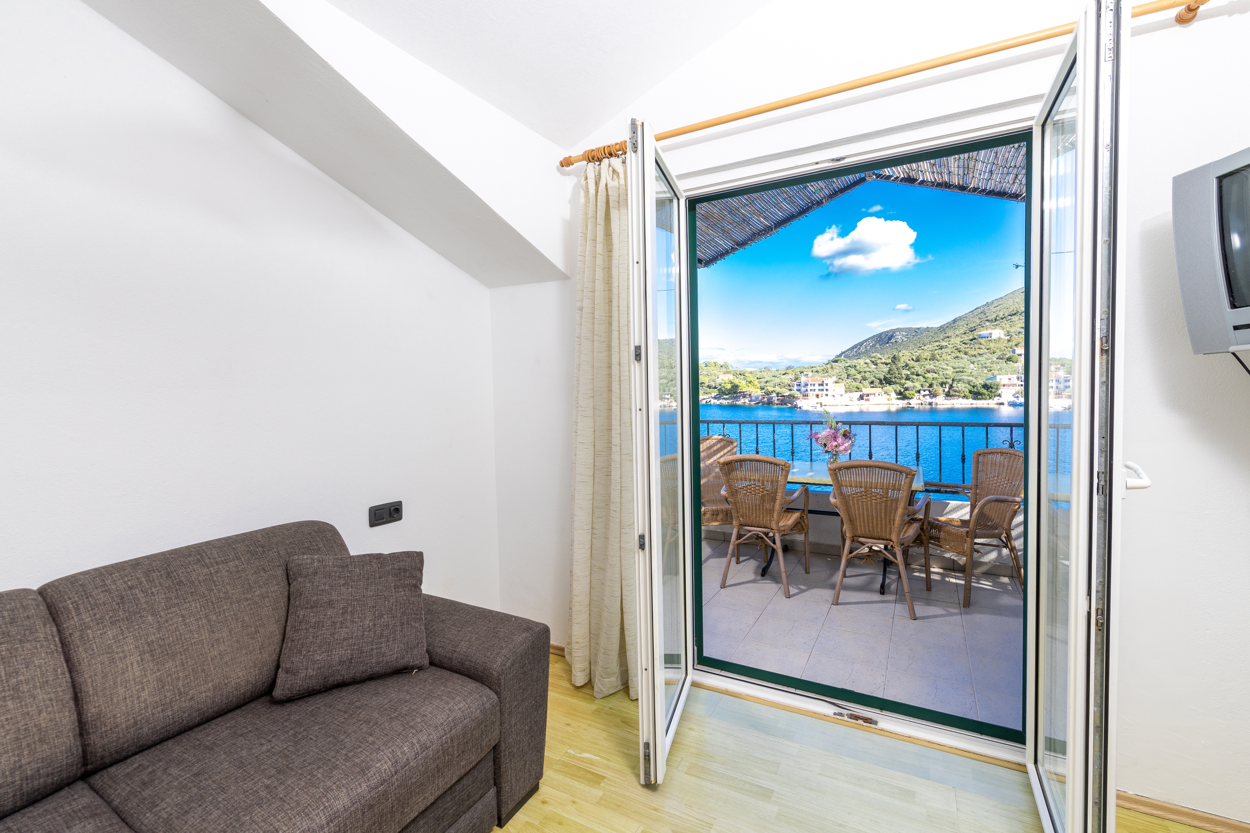 Top Hvar Pokrivenik Top Hvar Pokrivenik