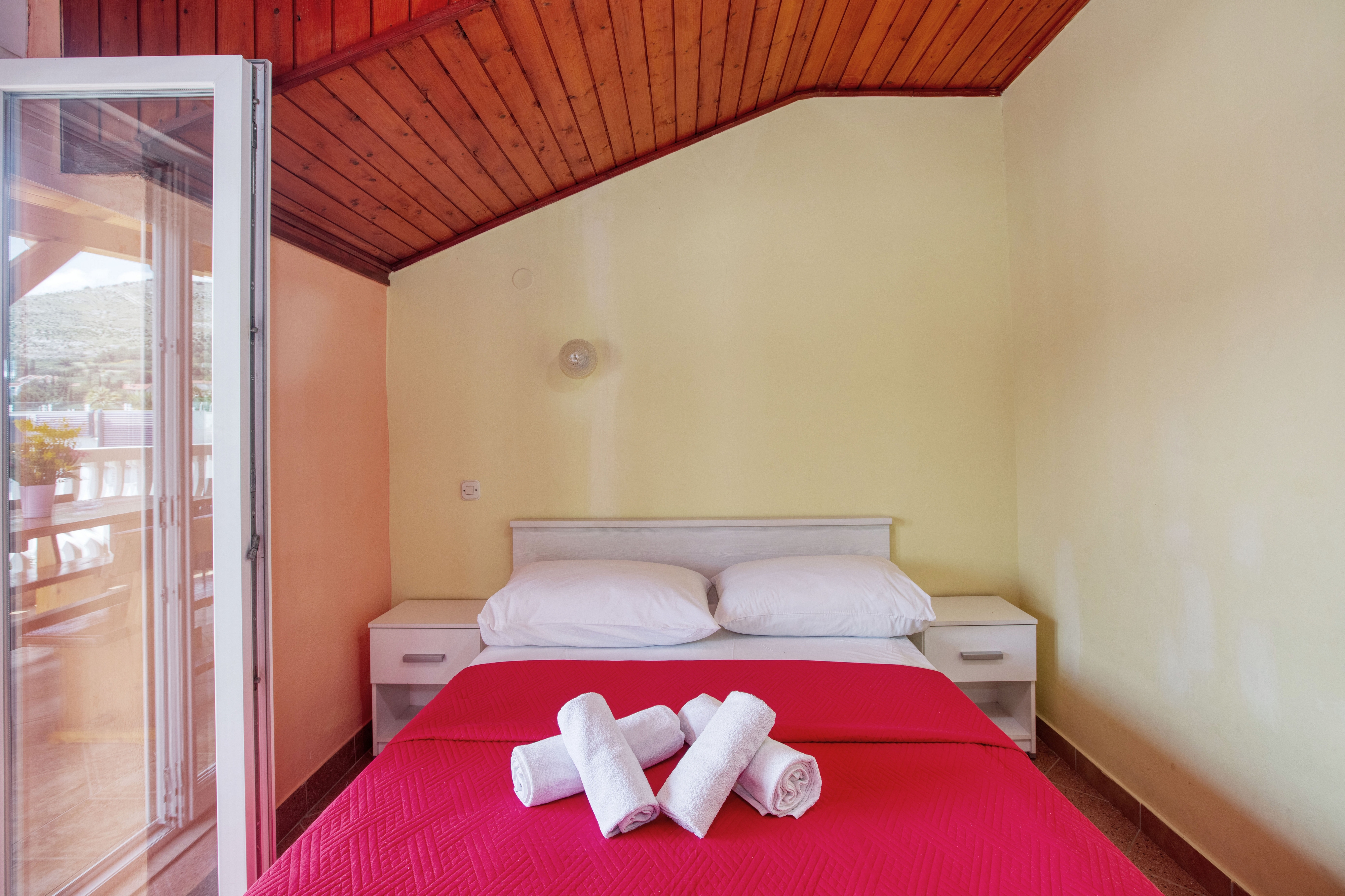 Two bedroom apartment with terrace and sea view Grebaštica, Šibenik  A-a