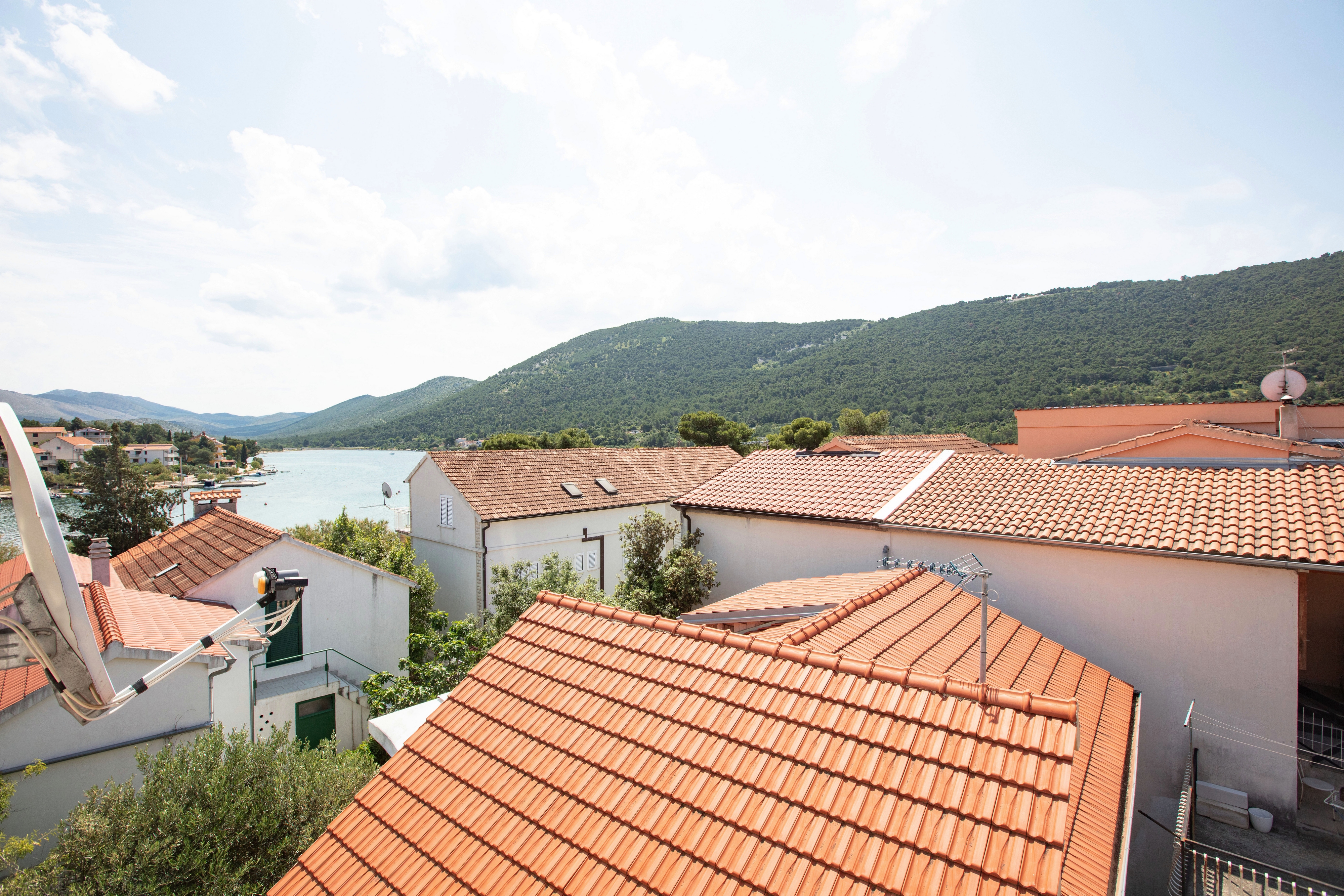 Two bedroom apartment with terrace and sea view Grebaštica, Šibenik  A-a