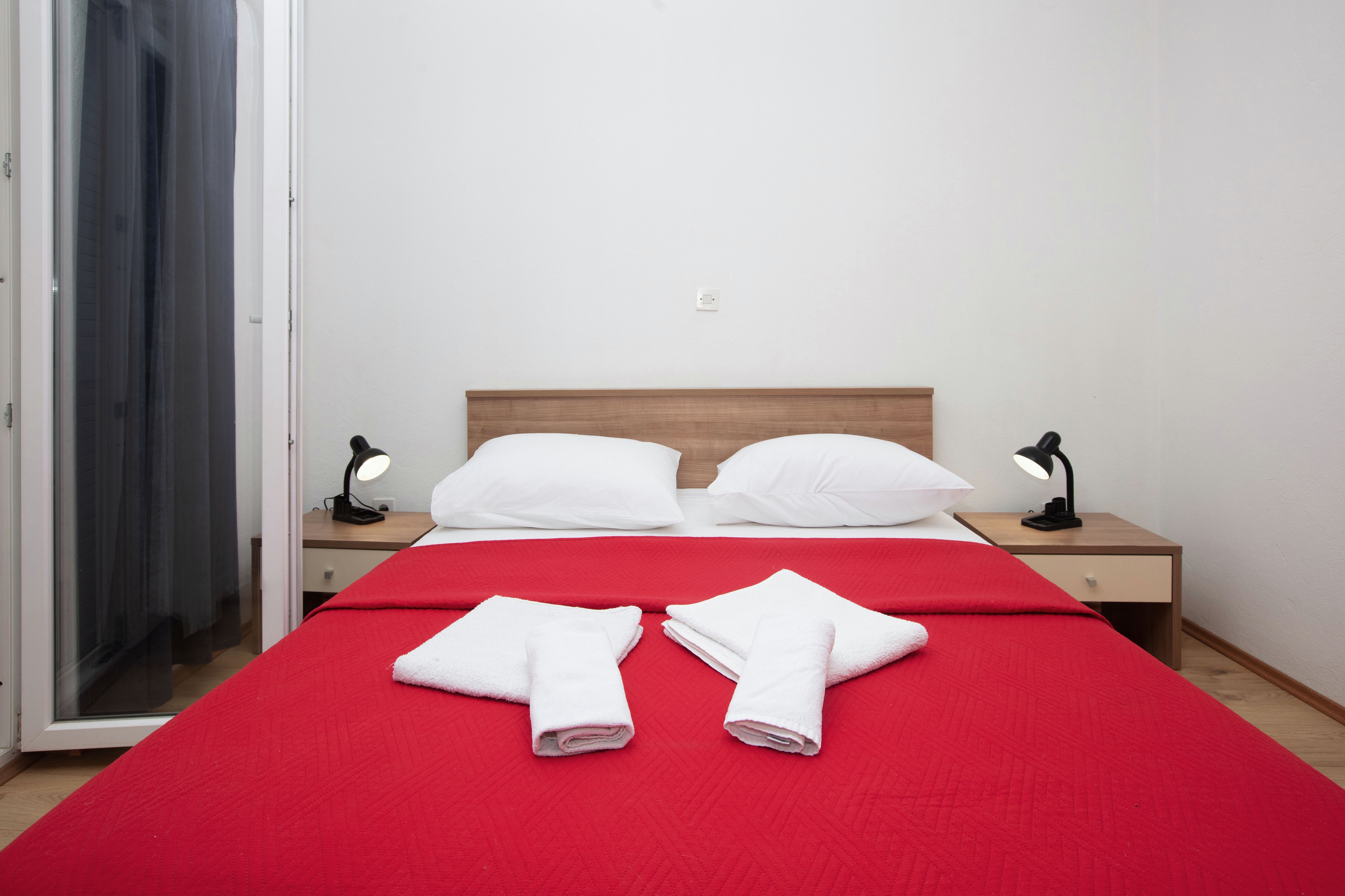 Two bedroom apartment with terrace and sea view Grebaštica, Šibenik  A-c