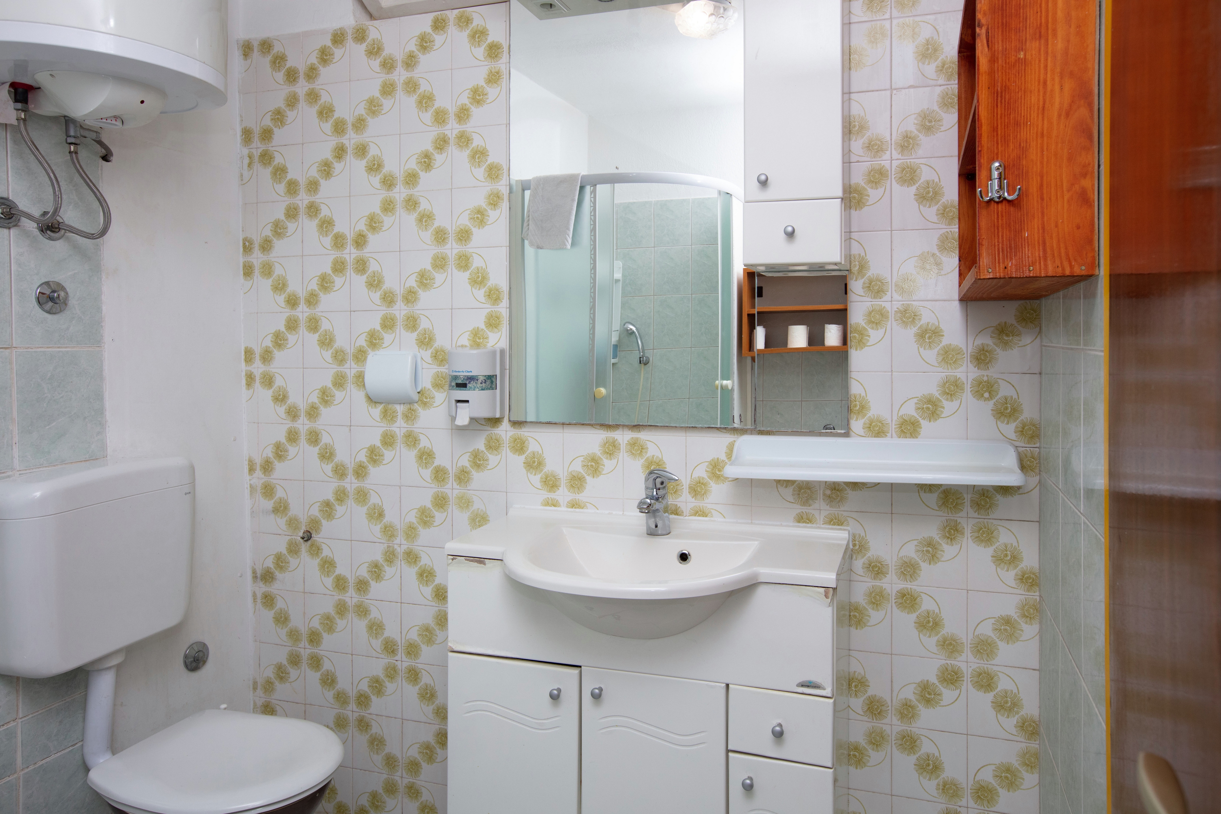 Two bedroom apartment with terrace and sea view Grebaštica, Šibenik  A-d