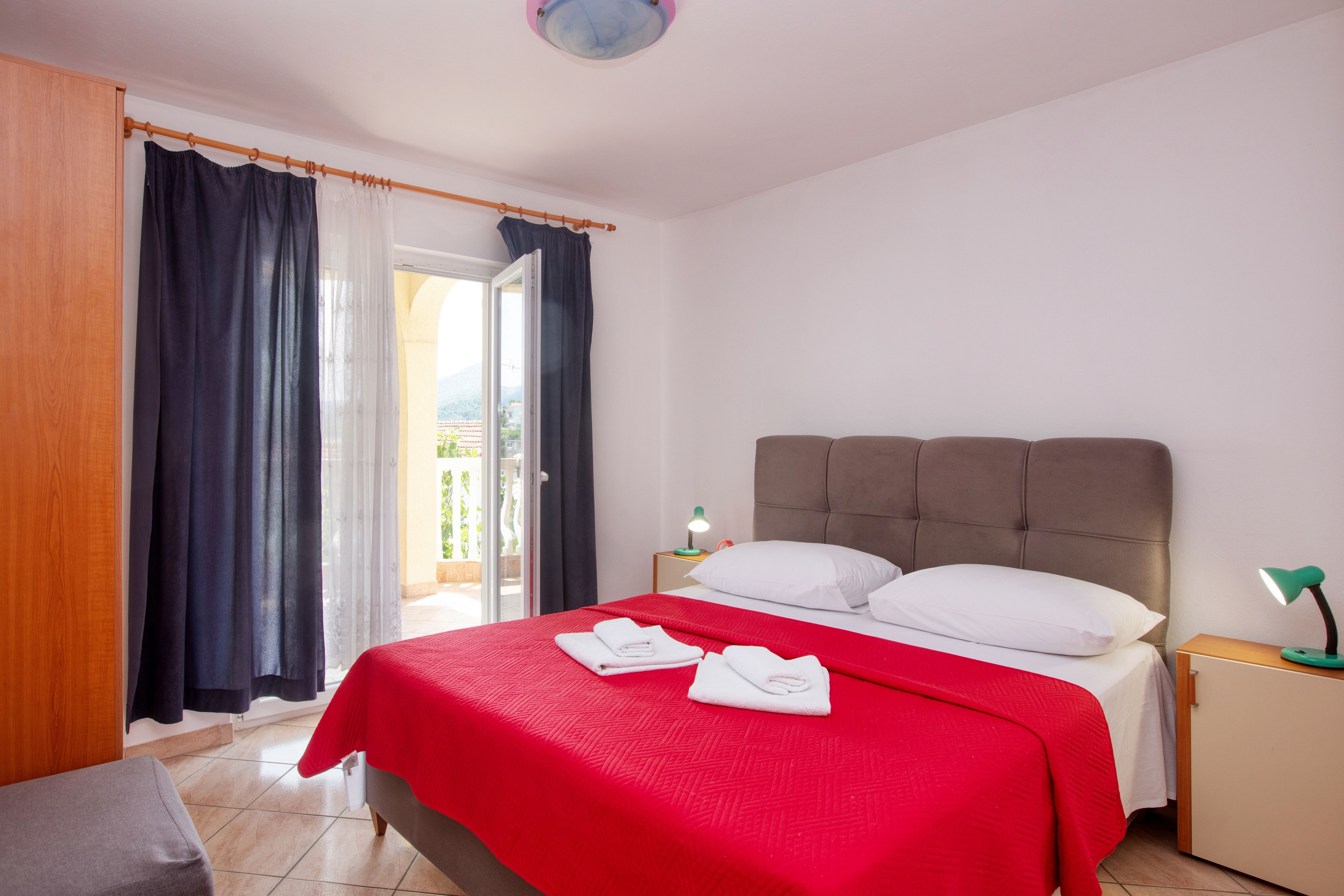 Two bedroom apartment with terrace and sea view Grebaštica, Šibenik (A-20736-d)