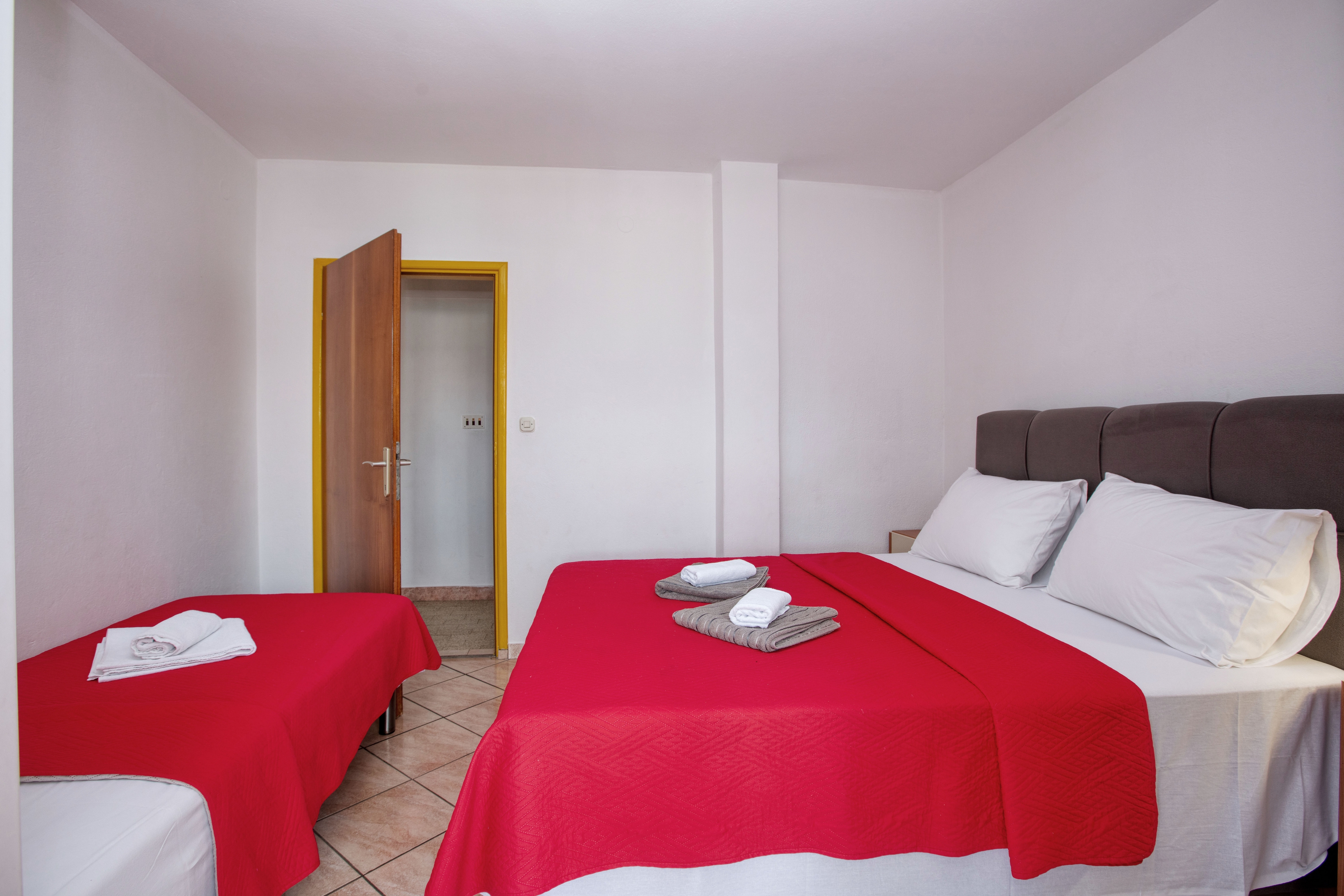 Two bedroom apartment with terrace and sea view Grebaštica, Šibenik  A-d