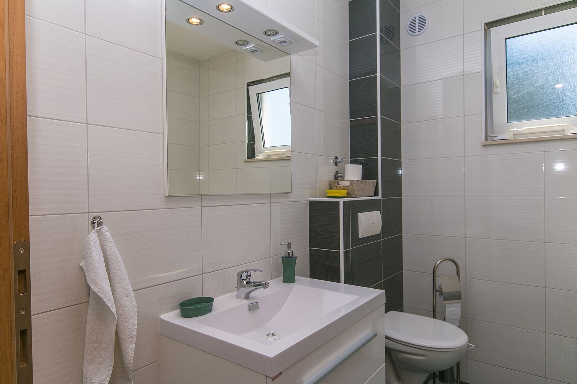 Two bedroom apartment with balcony and sea view Brela, Makarska  A-b