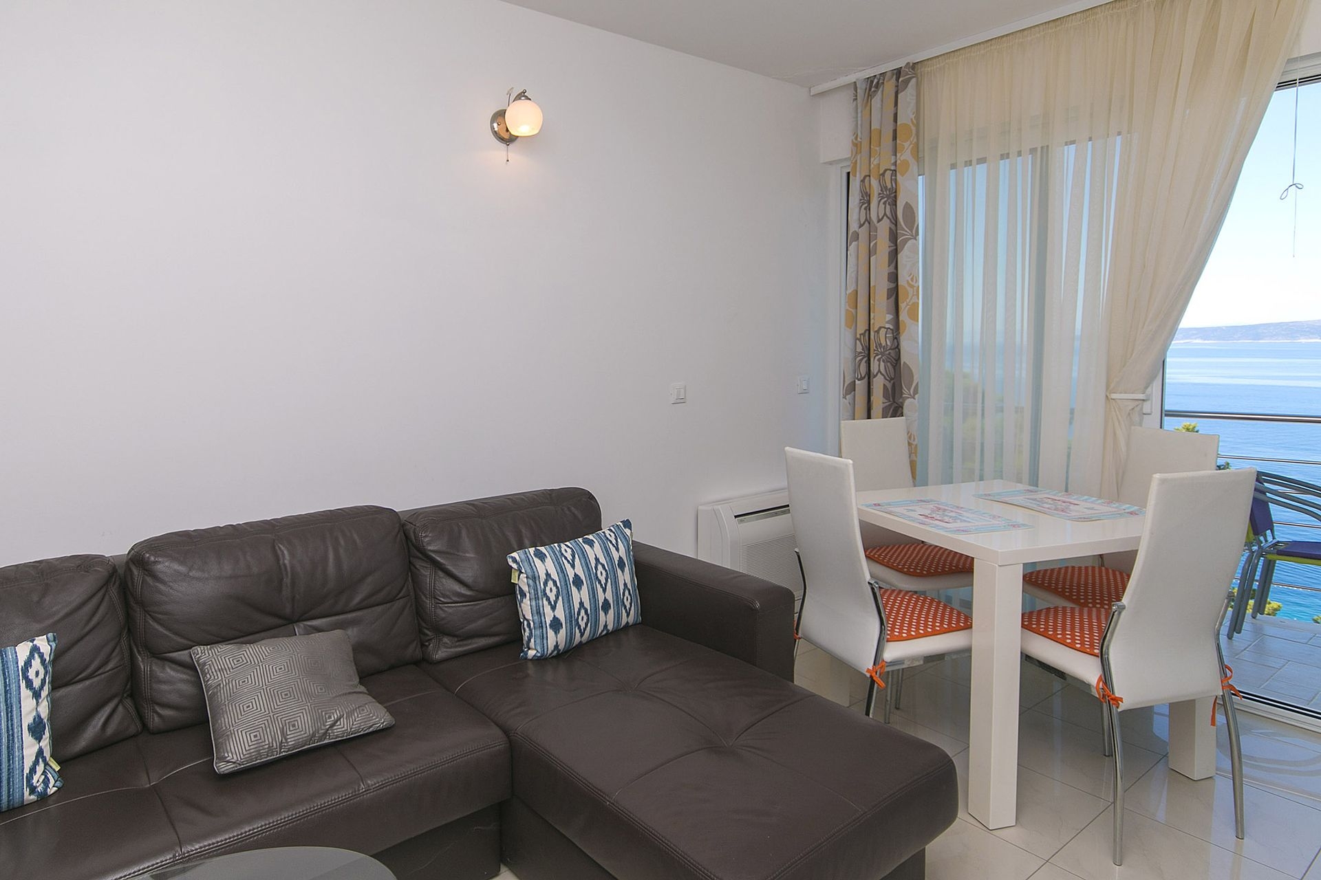 Two bedroom apartment with balcony and sea view Brela, Makarska  A-b