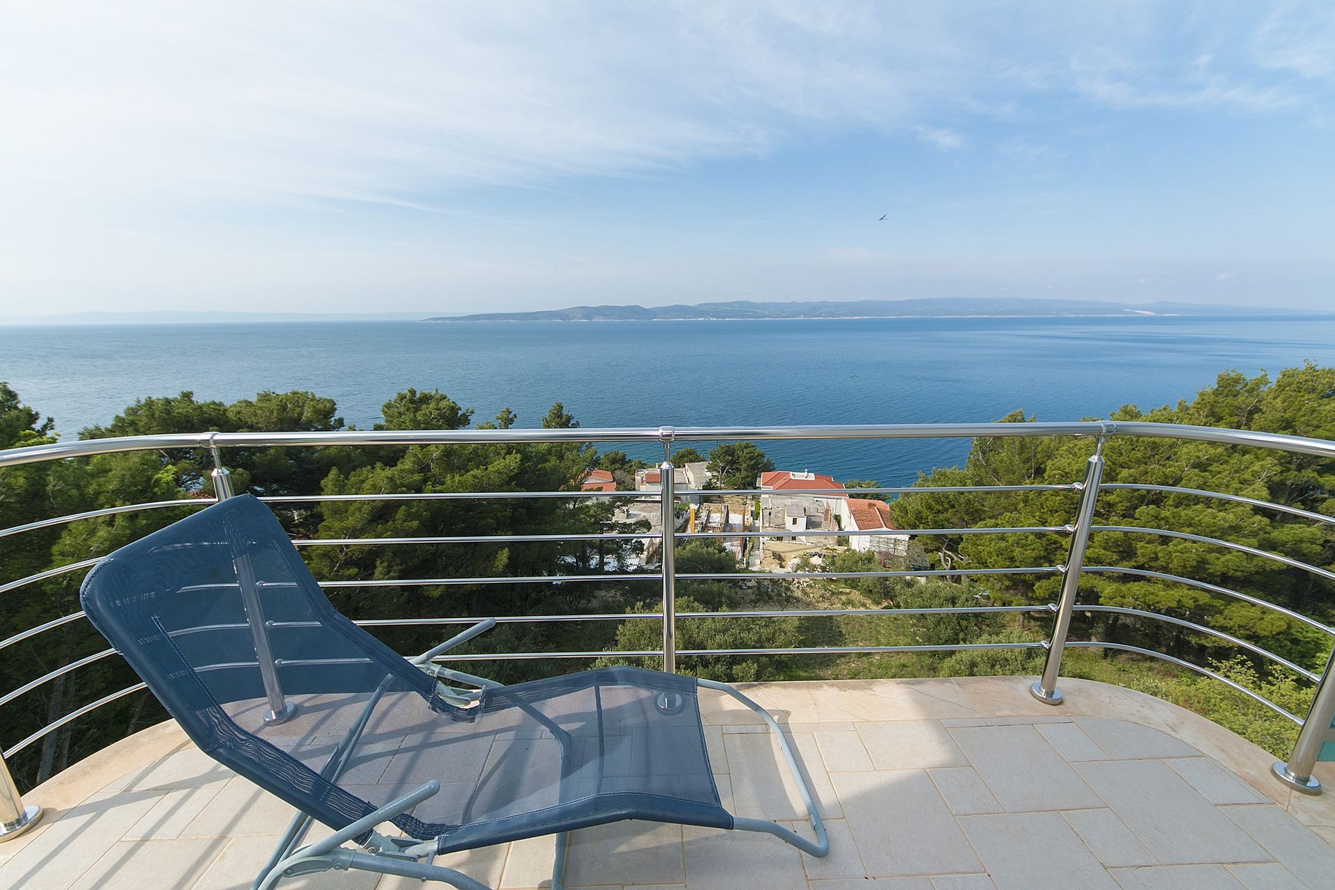 One bedroom apartment with balcony and sea view Brela, Makarska  A-c