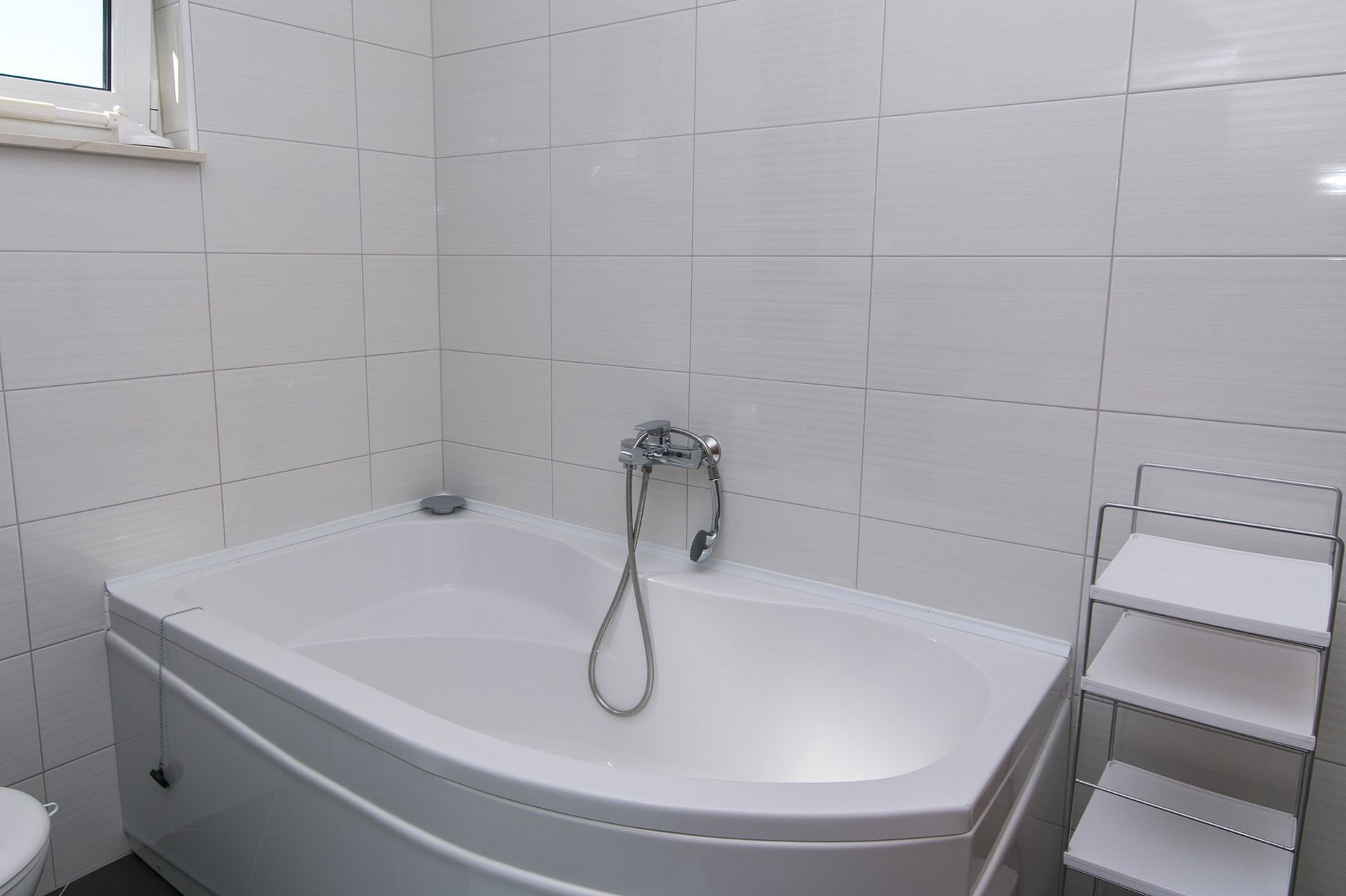One bedroom apartment with balcony and sea view Brela, Makarska  A-c