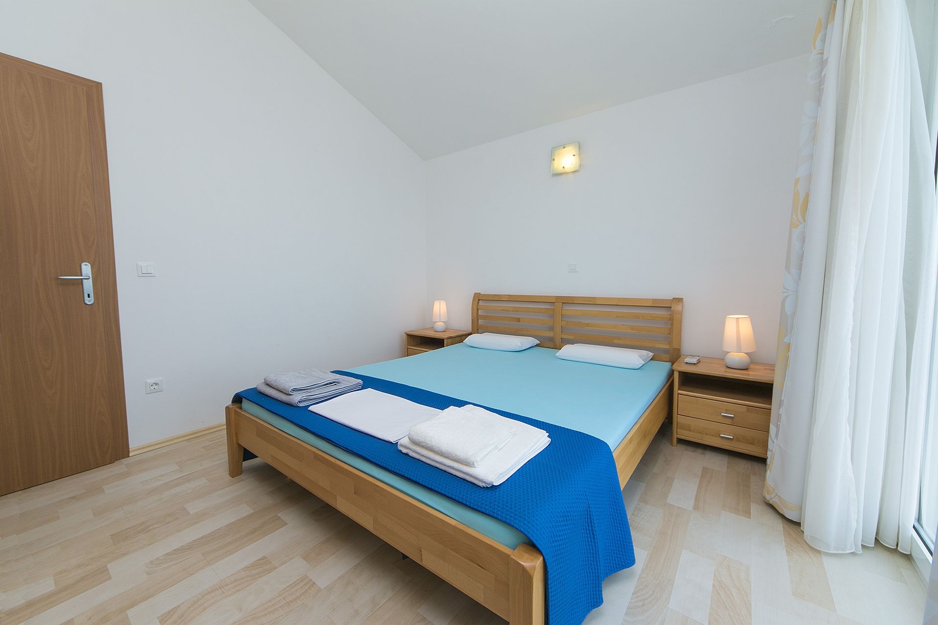 One bedroom apartment with balcony and sea view Brela, Makarska  A-c