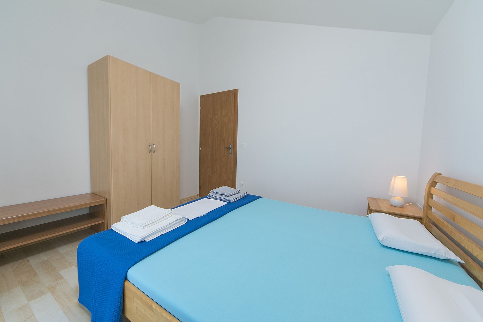 One bedroom apartment with balcony and sea view Brela, Makarska  A-c