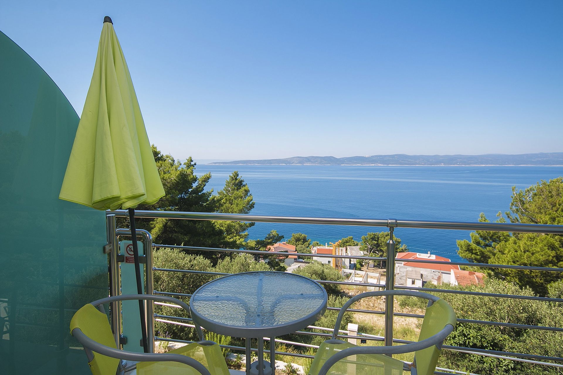 Two bedroom apartment with balcony and sea view Brela, Makarska  A-d