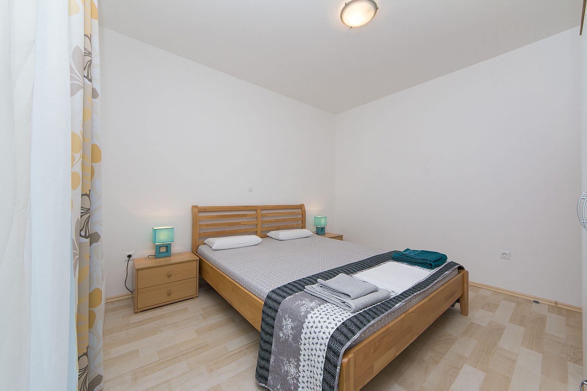 Two bedroom apartment with balcony and sea view Brela, Makarska  A-d