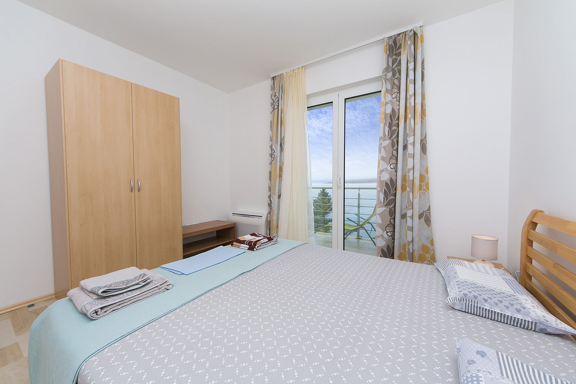 Two bedroom apartment with balcony and sea view Brela, Makarska  A-d