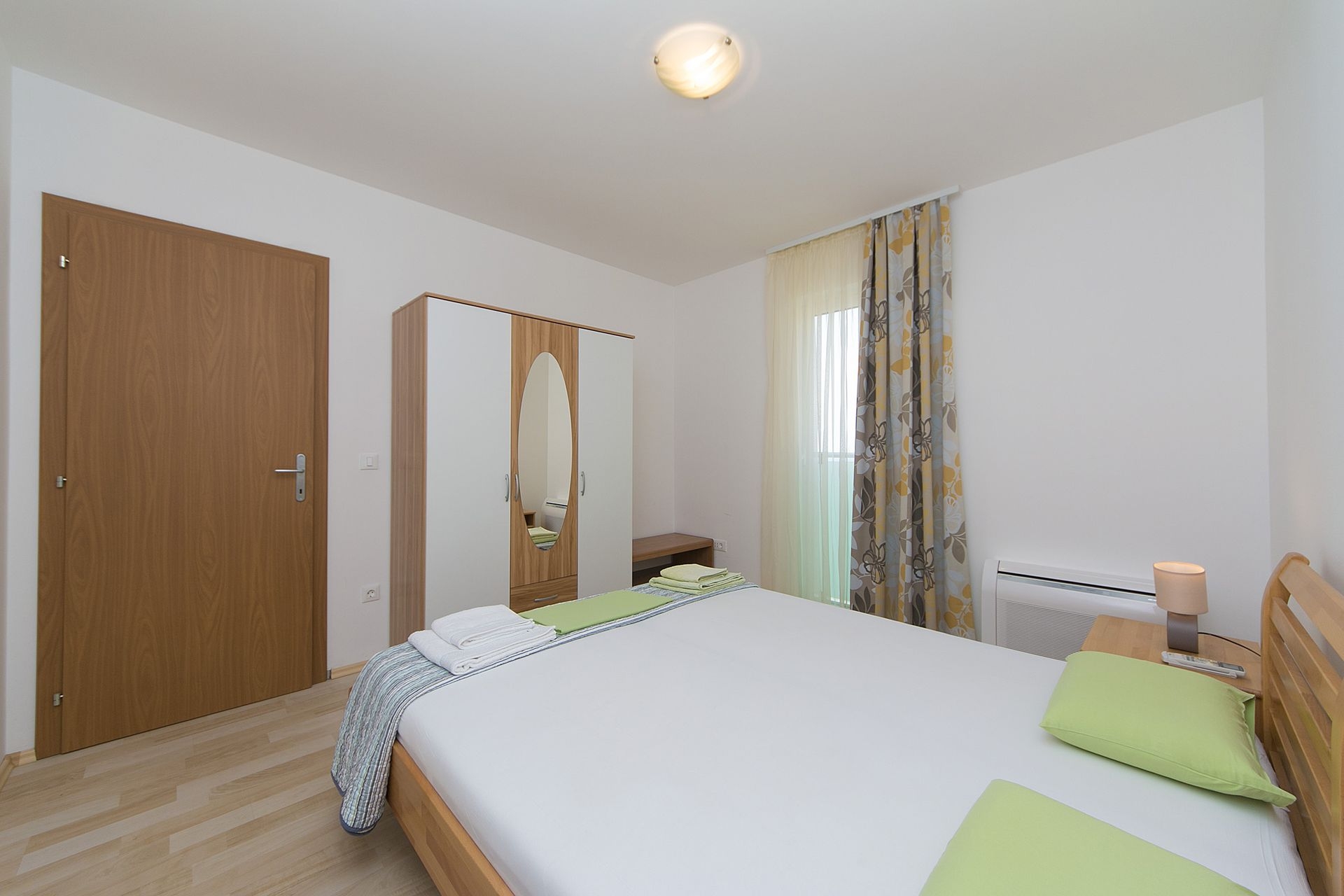 Two bedroom apartment with balcony and sea view Brela, Makarska  A-e