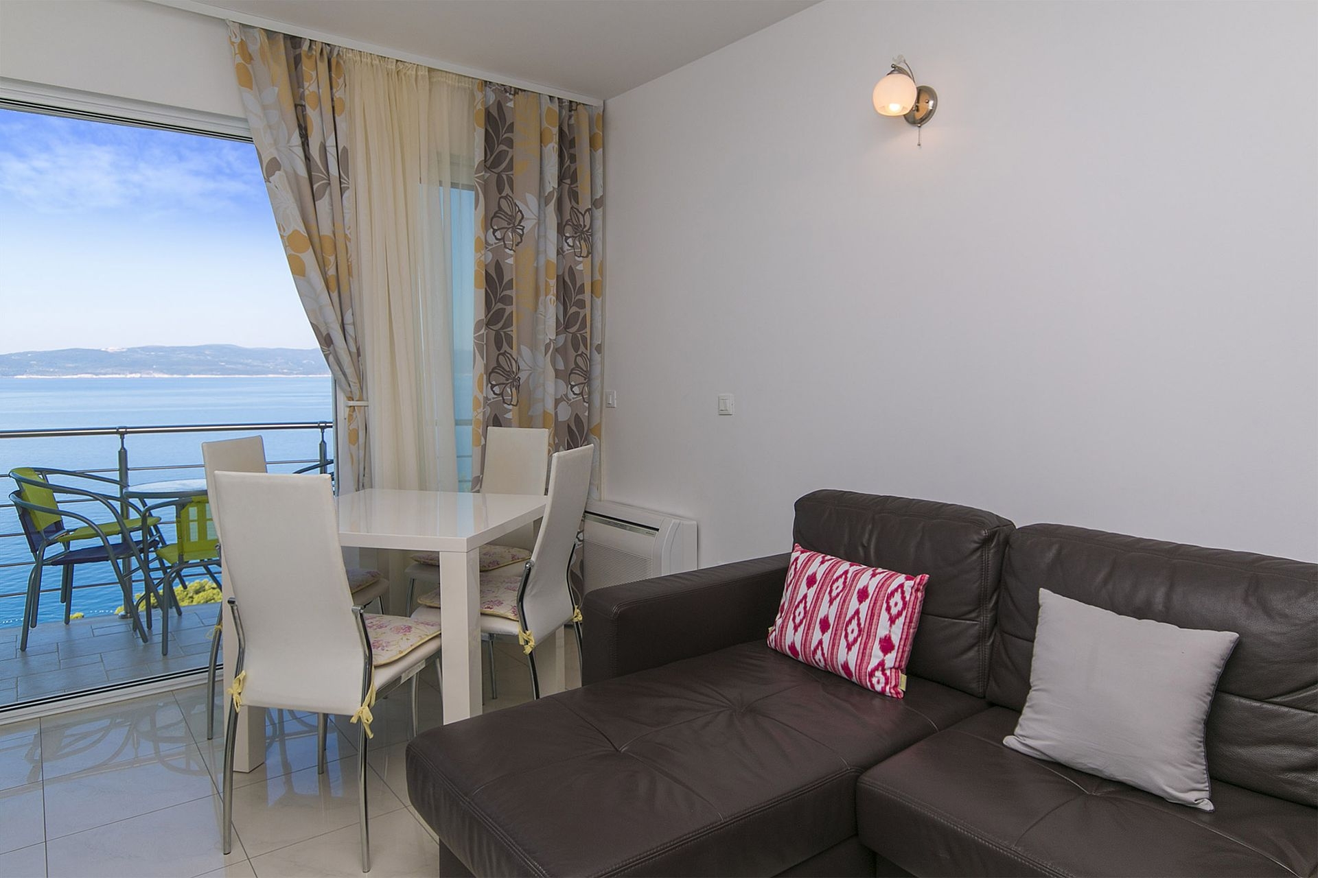 Two bedroom apartment with balcony and sea view Brela, Makarska  A-e