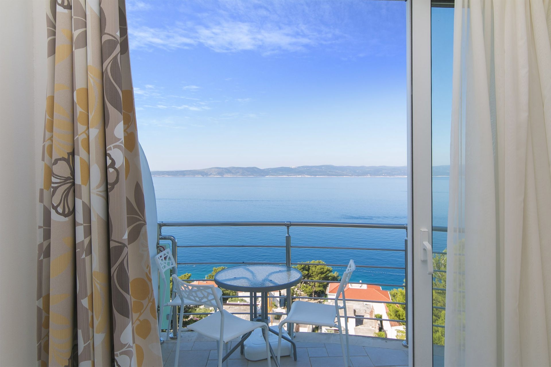 One bedroom apartment with balcony and sea view Brela, Makarska  A-f