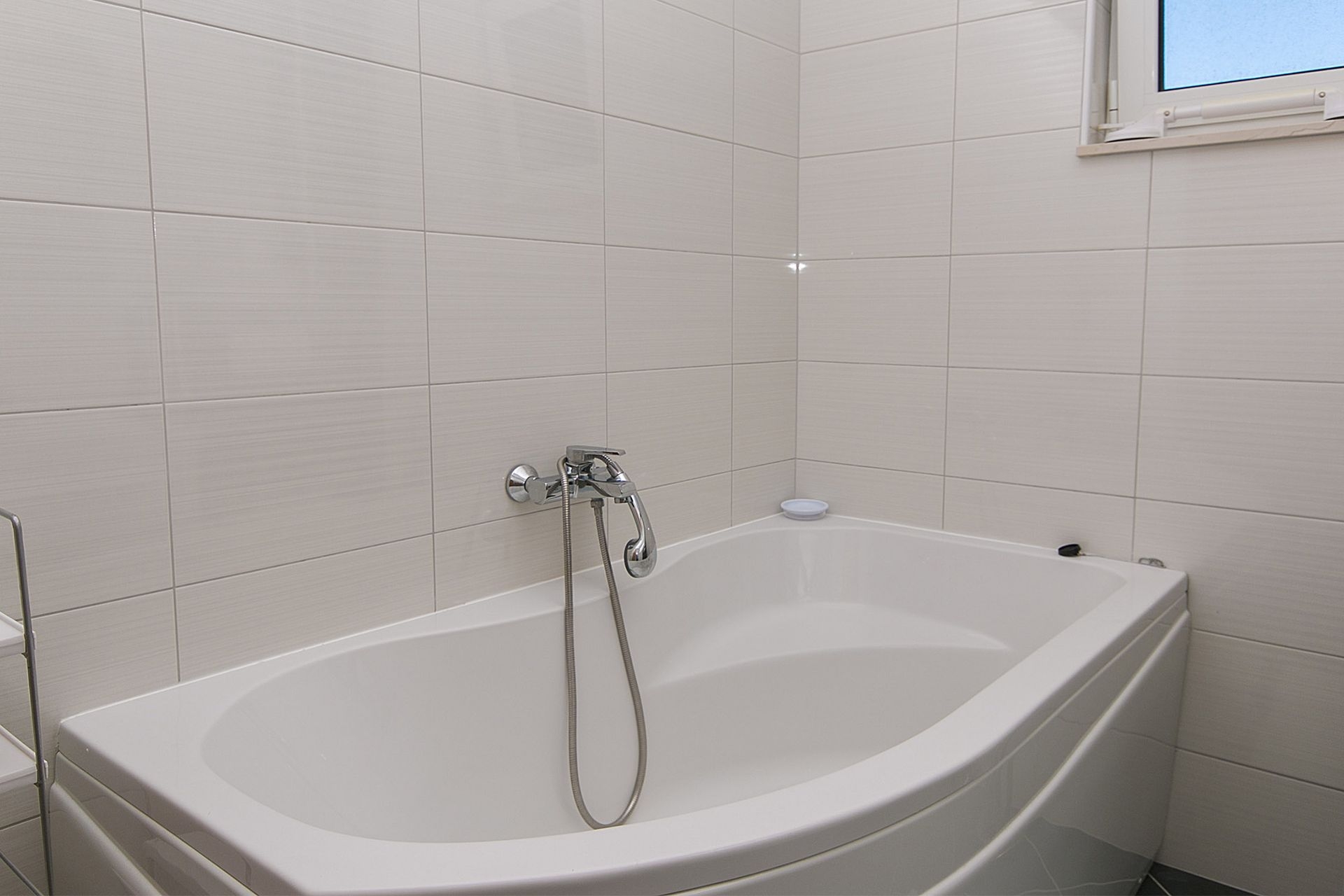 One bedroom apartment with balcony and sea view Brela, Makarska  A-f