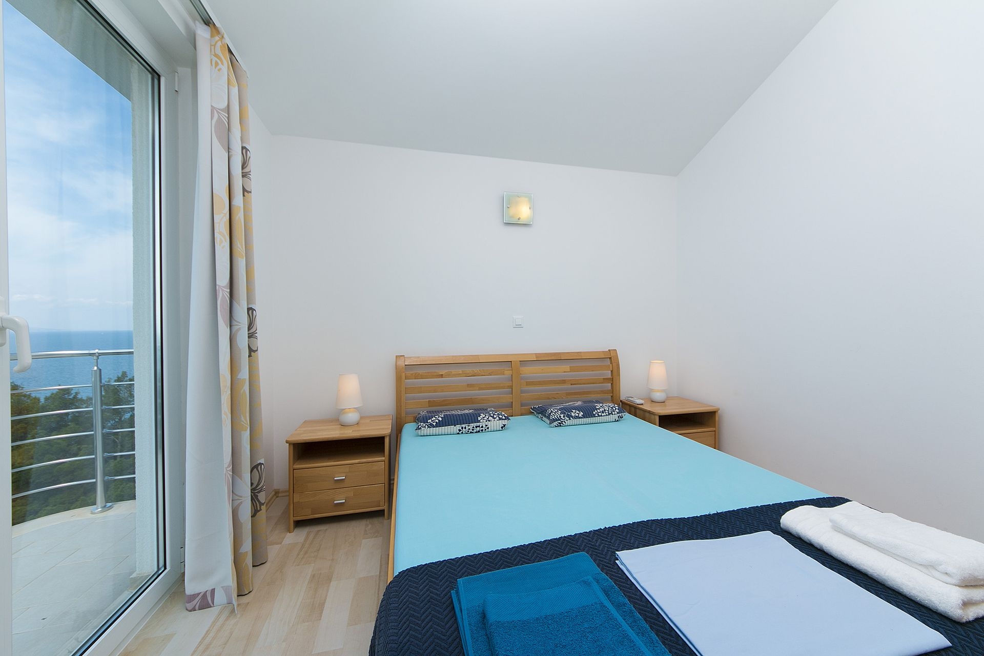 One bedroom apartment with balcony and sea view Brela, Makarska  A-f
