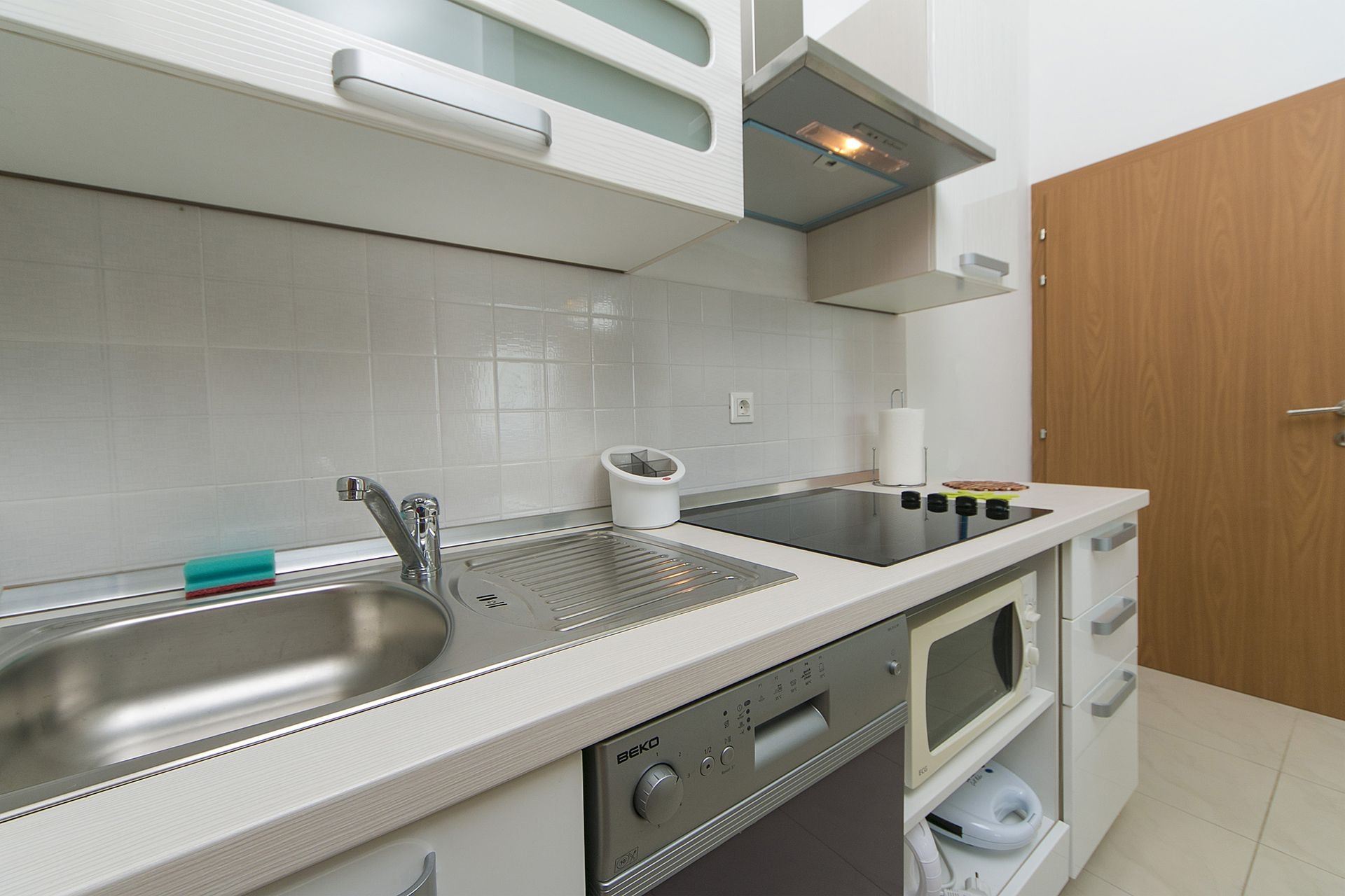 One bedroom apartment with balcony and sea view Brela, Makarska  A-f