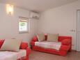 Living room Basina, Living room in the studio-apartment, dostupna klima i WIFI.