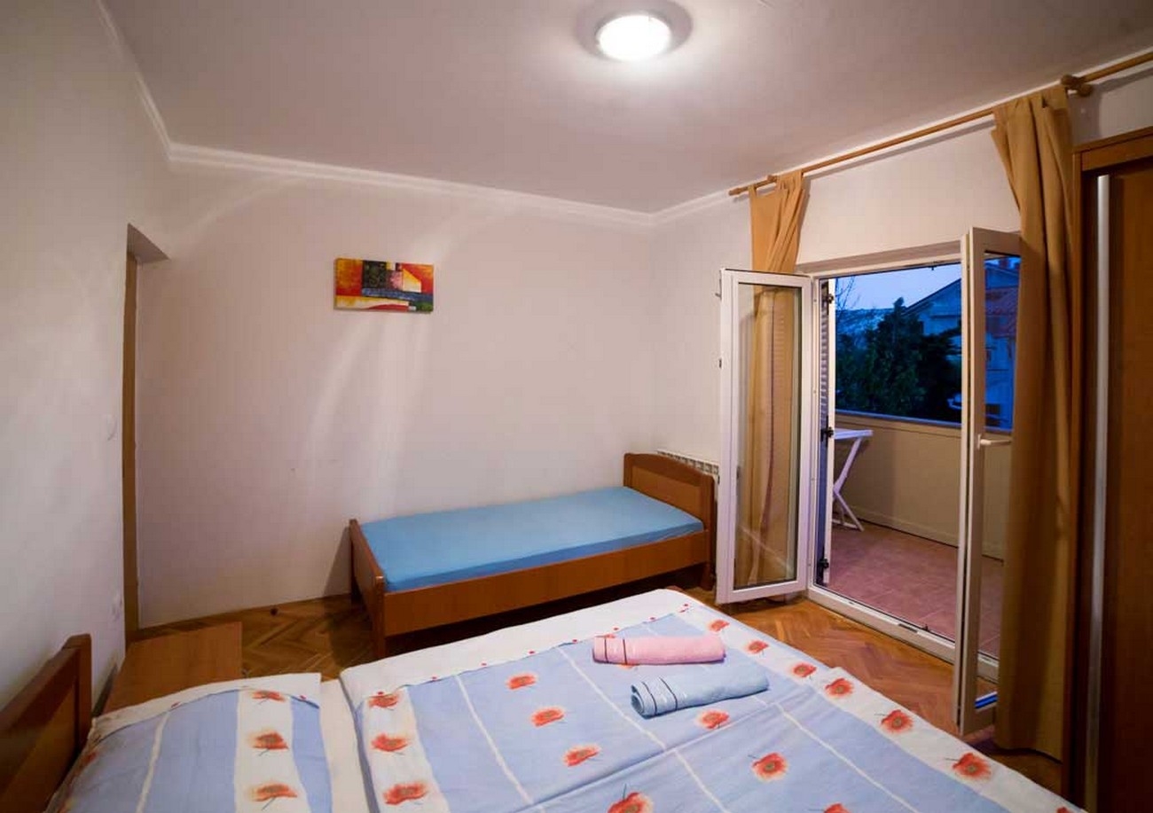 Three bedroom apartment with balcony Lopar, Rab  A-b