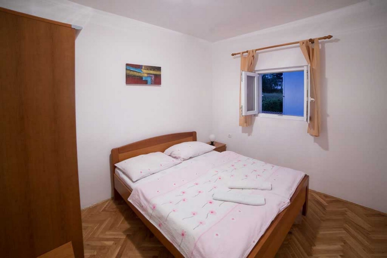 Three bedroom apartment with balcony Lopar, Rab  A-b