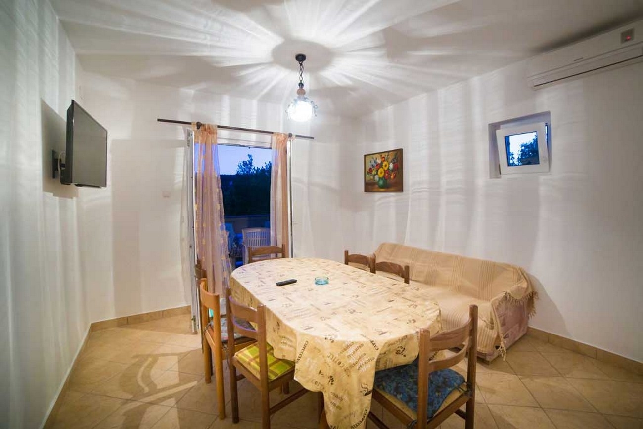 Three bedroom apartment with balcony Lopar, Rab  A-b