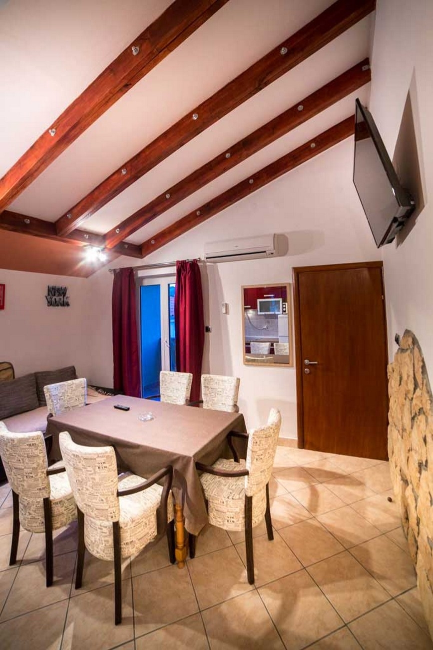 Two bedroom apartment with terrace Lopar, Rab  A-c
