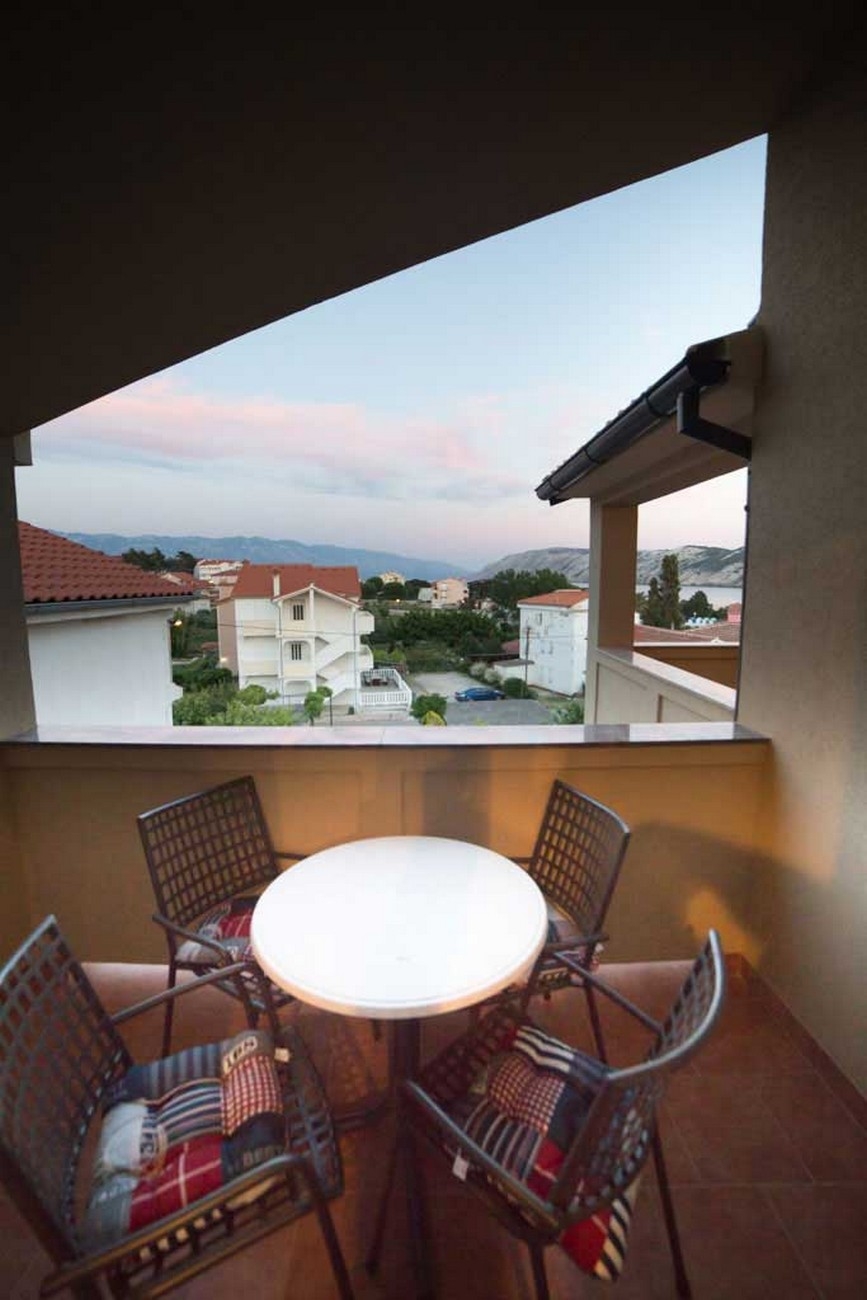 Two bedroom apartment with terrace Lopar, Rab  A-c