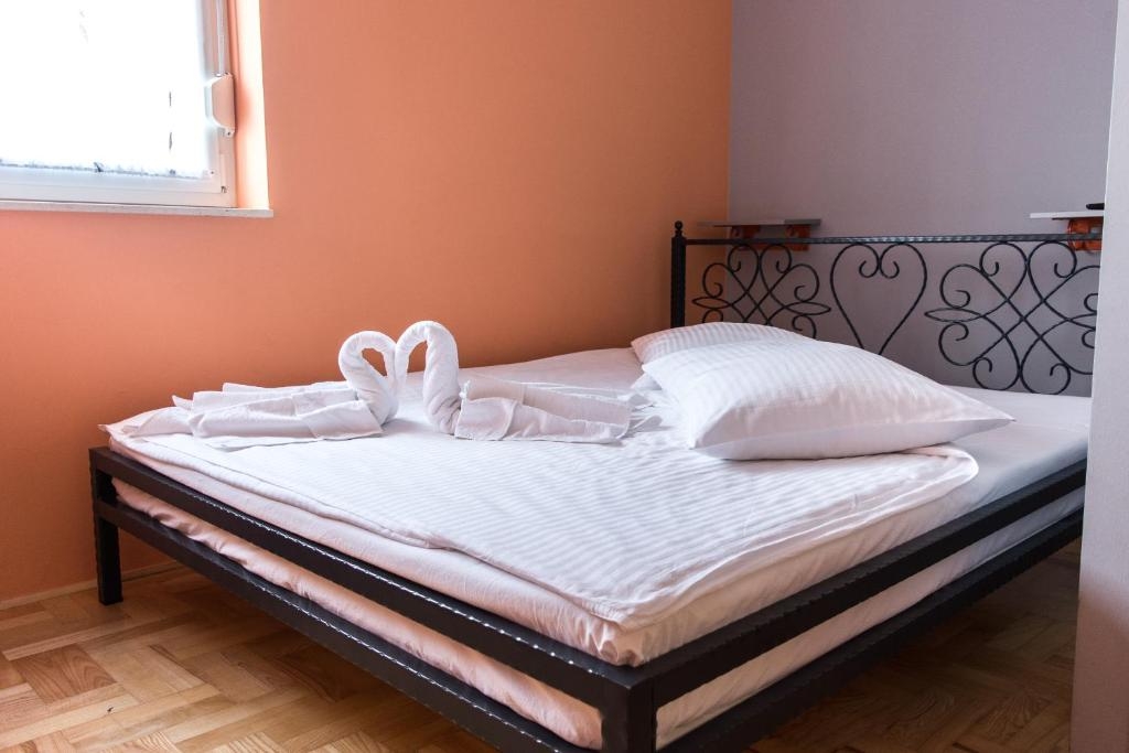 Room with air-conditioning Staro Petrovo Selo, Slavonija (S-20757-l) Room with air-conditioning Staro Petrovo Selo, Slavonija (S-20757-l)