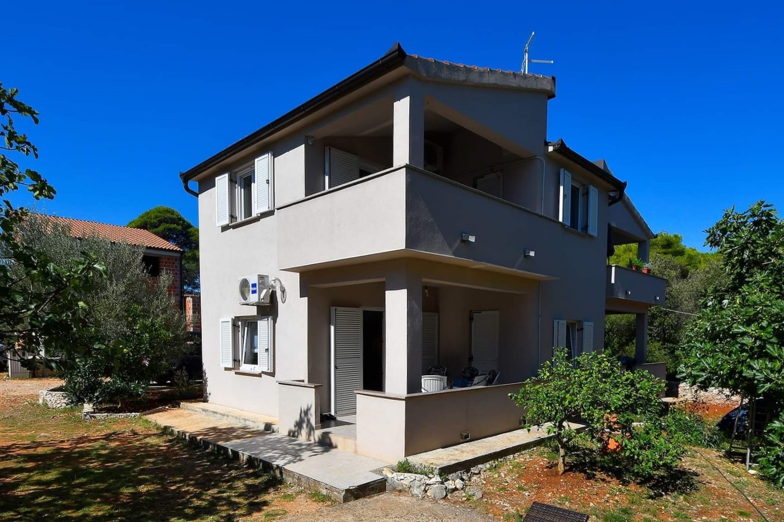 Two bedroom apartment with terrace Sušica, Ugljan (A-20758-a)