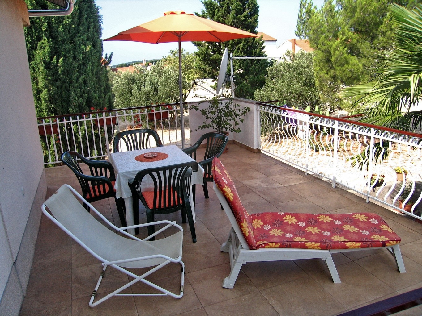 Two bedroom apartment with terrace and sea view Brodarica, Šibenik  A-a