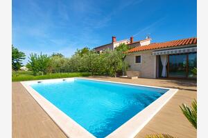 Family friendly house with a swimming pool Valbandon, Fazana - 20772