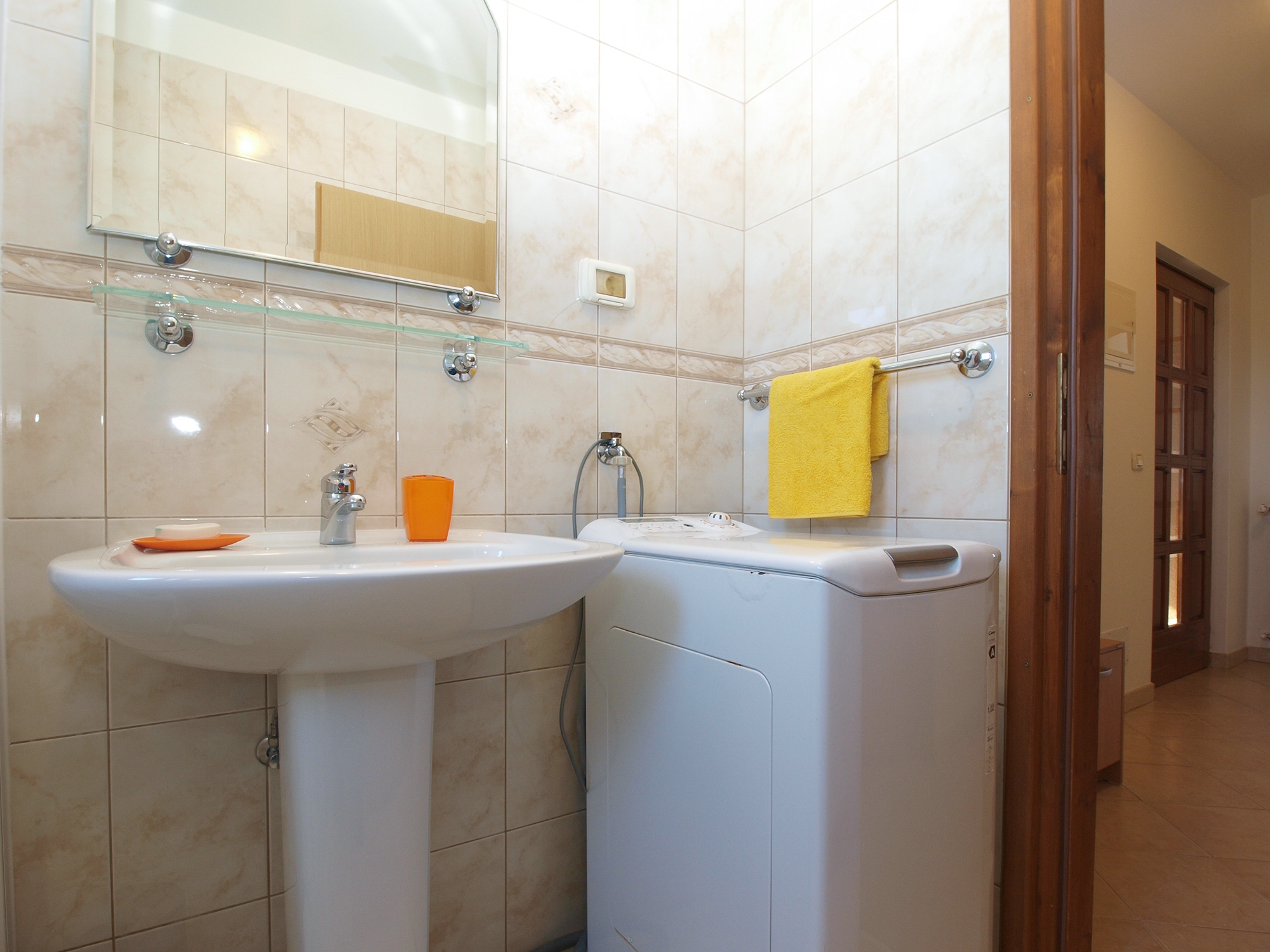 Four bedroom house with terrace Valbandon, Fažana  K