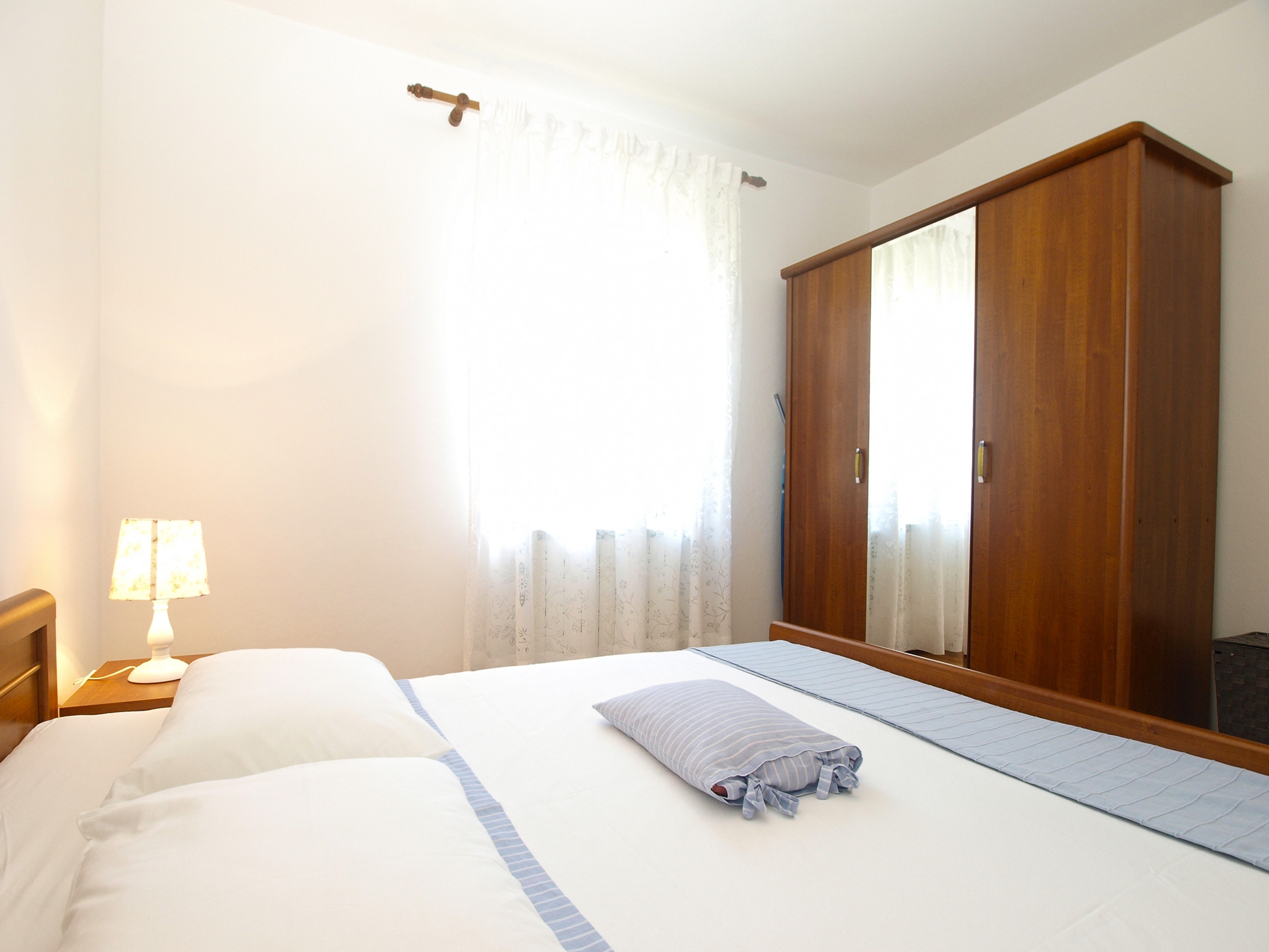 Four bedroom house with terrace Valbandon, Fažana  K