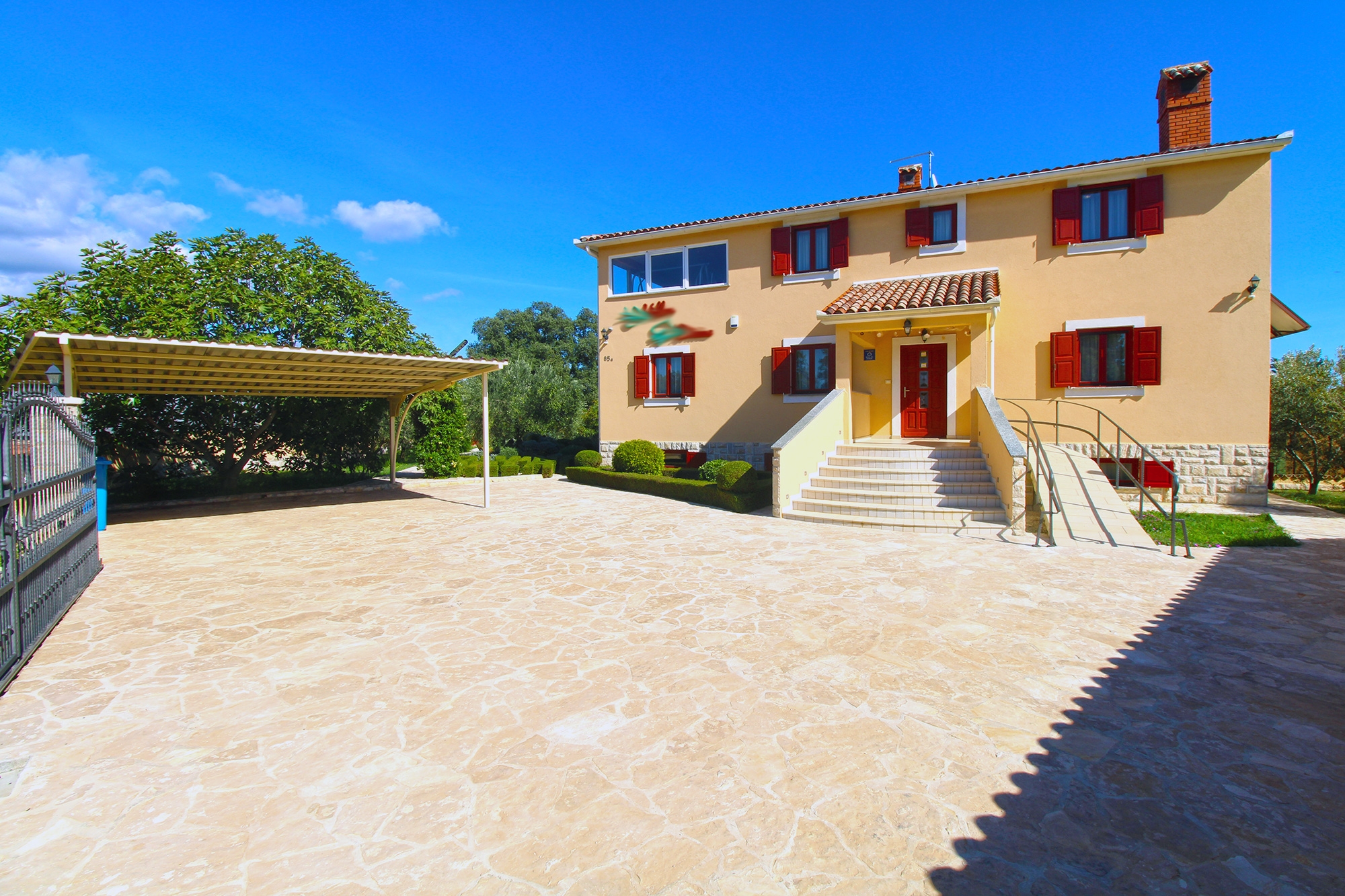 Comfortable and spacious house with terrace Šišan, Medulin (K-20775) Comfortable and spacious house with terrace Šišan, Medulin (K-20775)