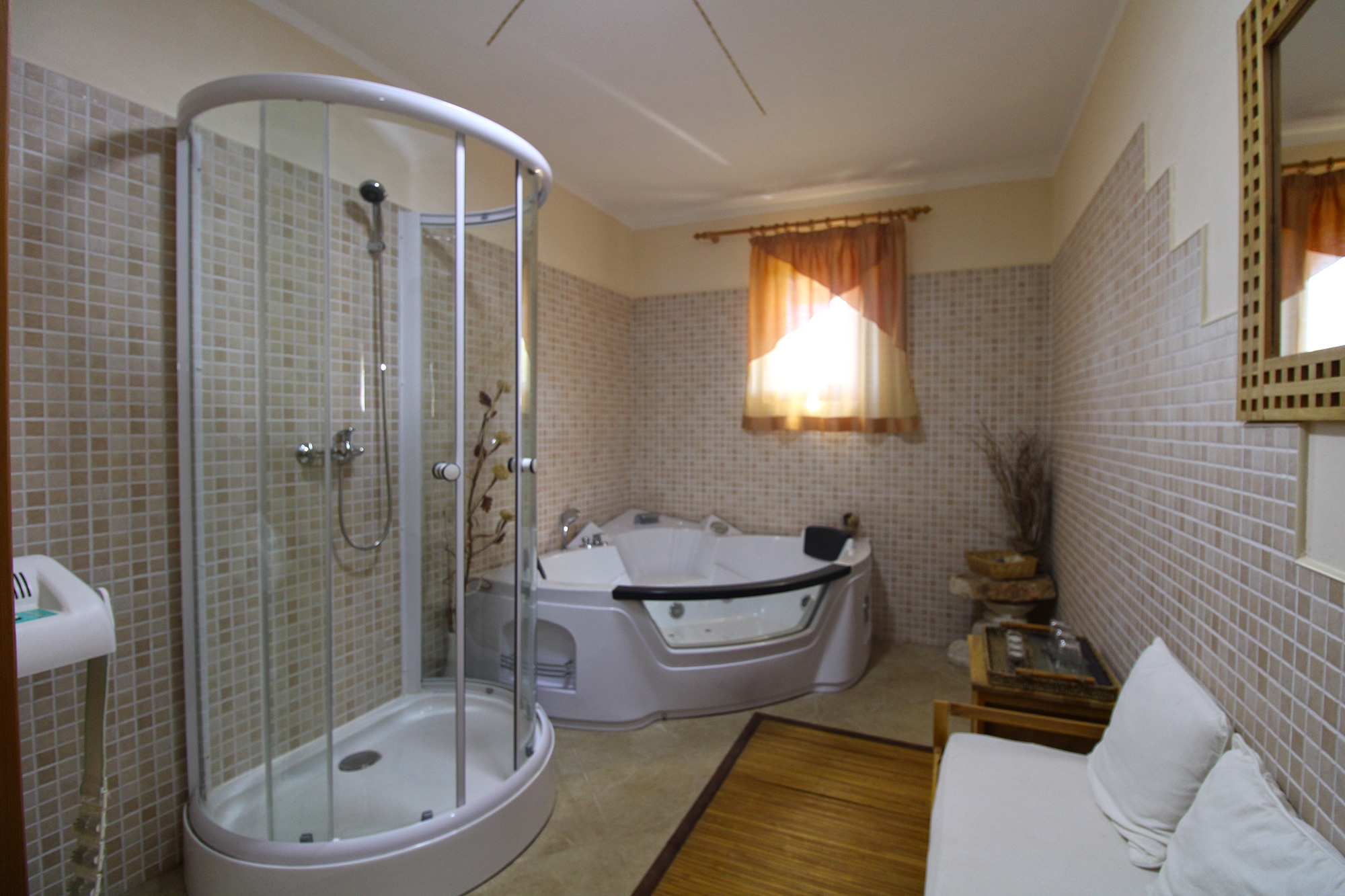 Comfortable and spacious house with terrace Šišan, Medulin  K