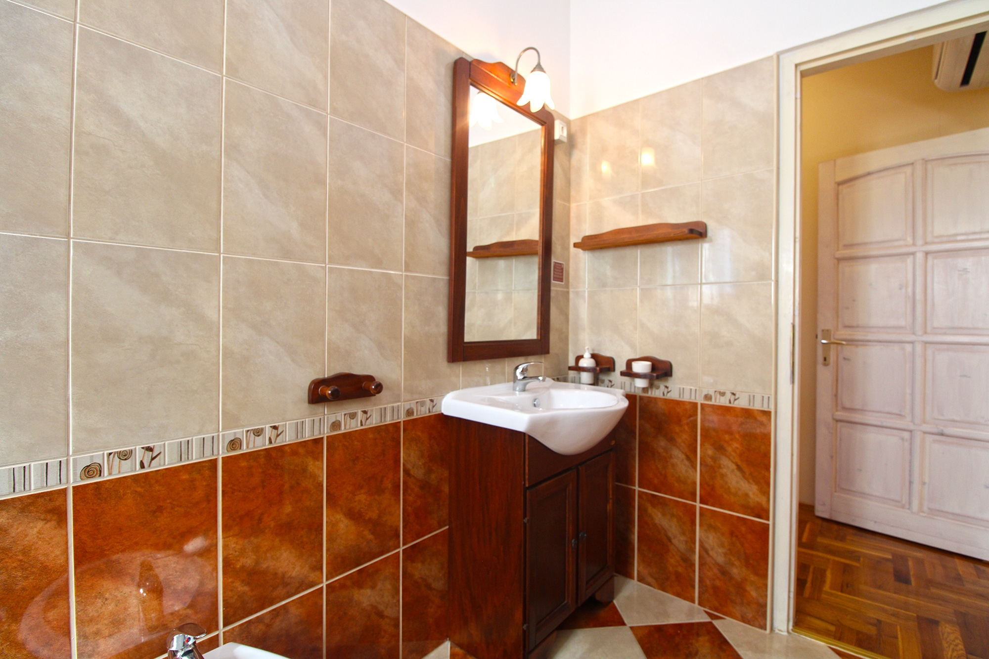 Comfortable and spacious house with terrace Šišan, Medulin  K