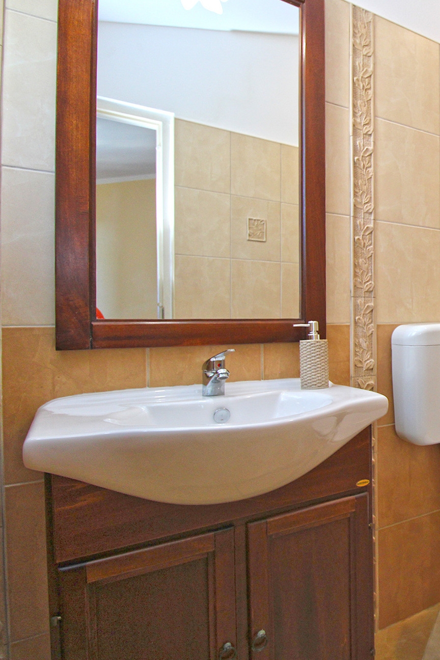 Comfortable and spacious house with terrace Šišan, Medulin  K