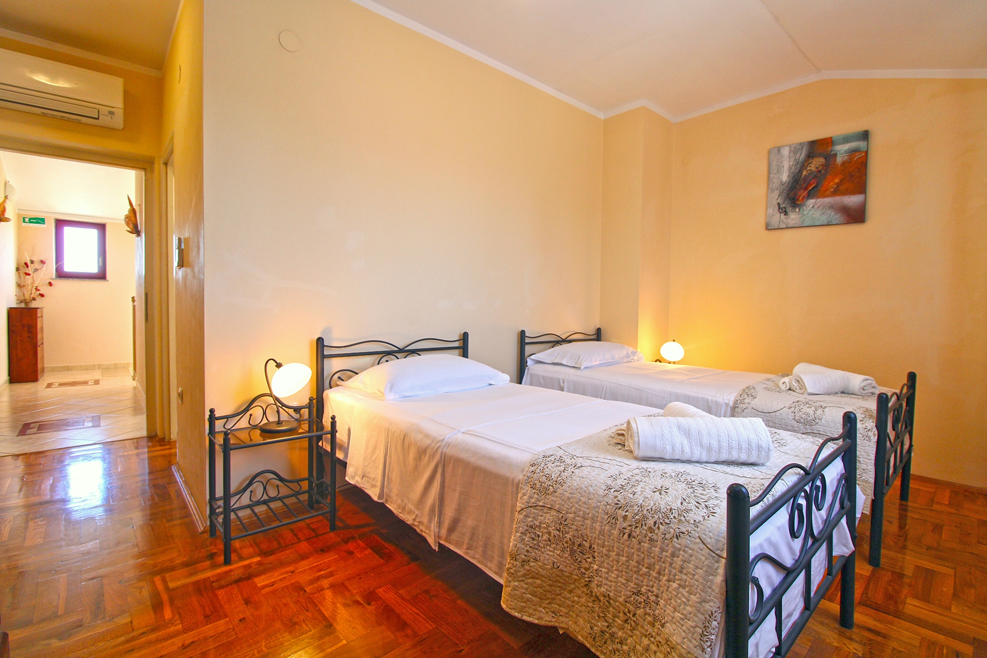 Comfortable and spacious house with terrace Šišan, Medulin  K