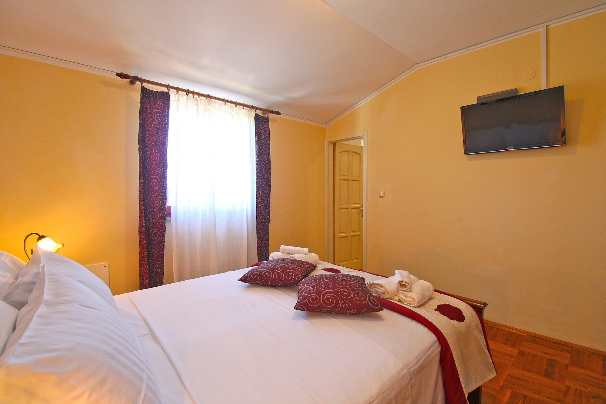 Comfortable and spacious house with terrace Šišan, Medulin  K