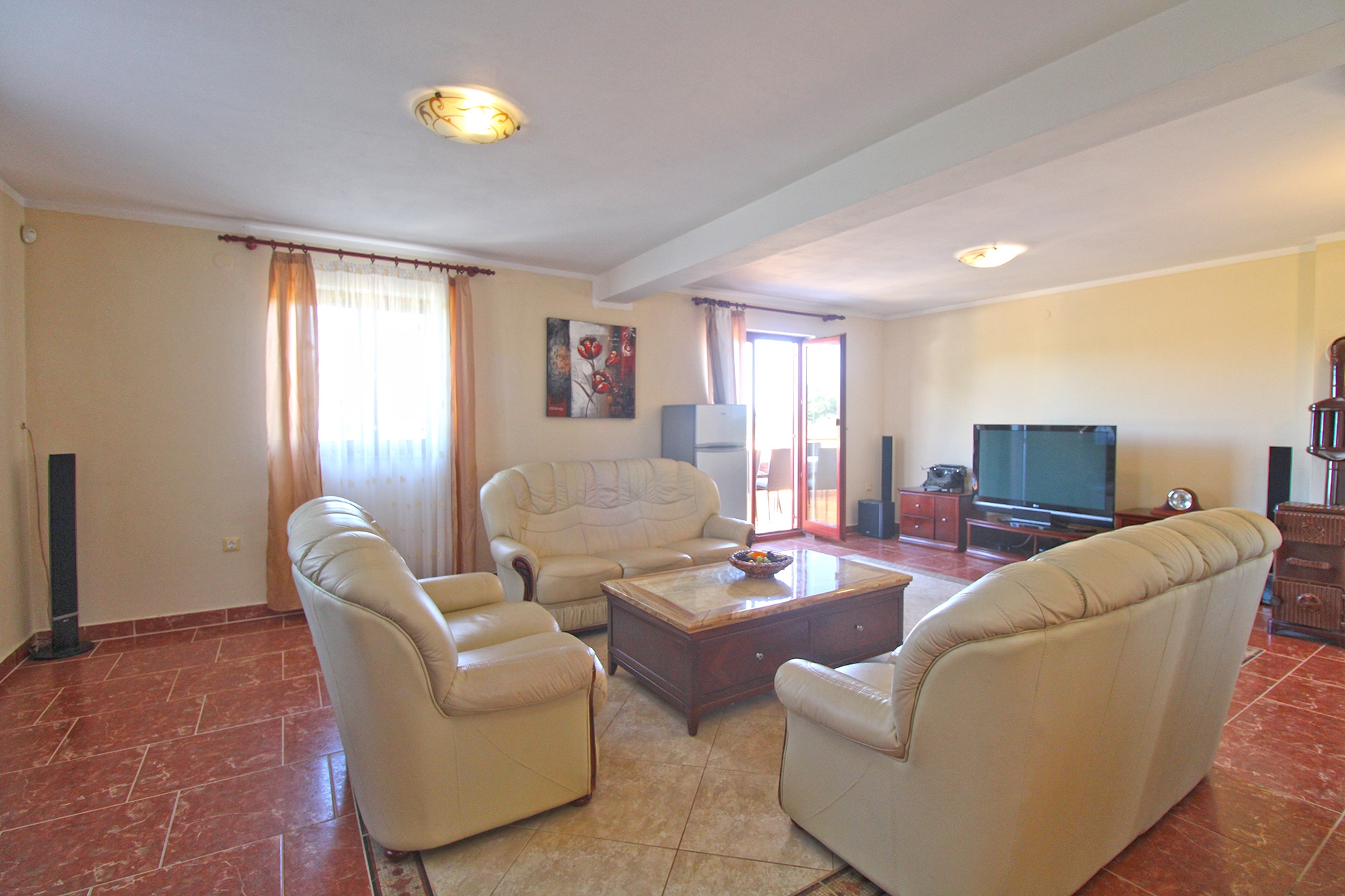 Comfortable and spacious house with terrace Šišan, Medulin (K-20775)