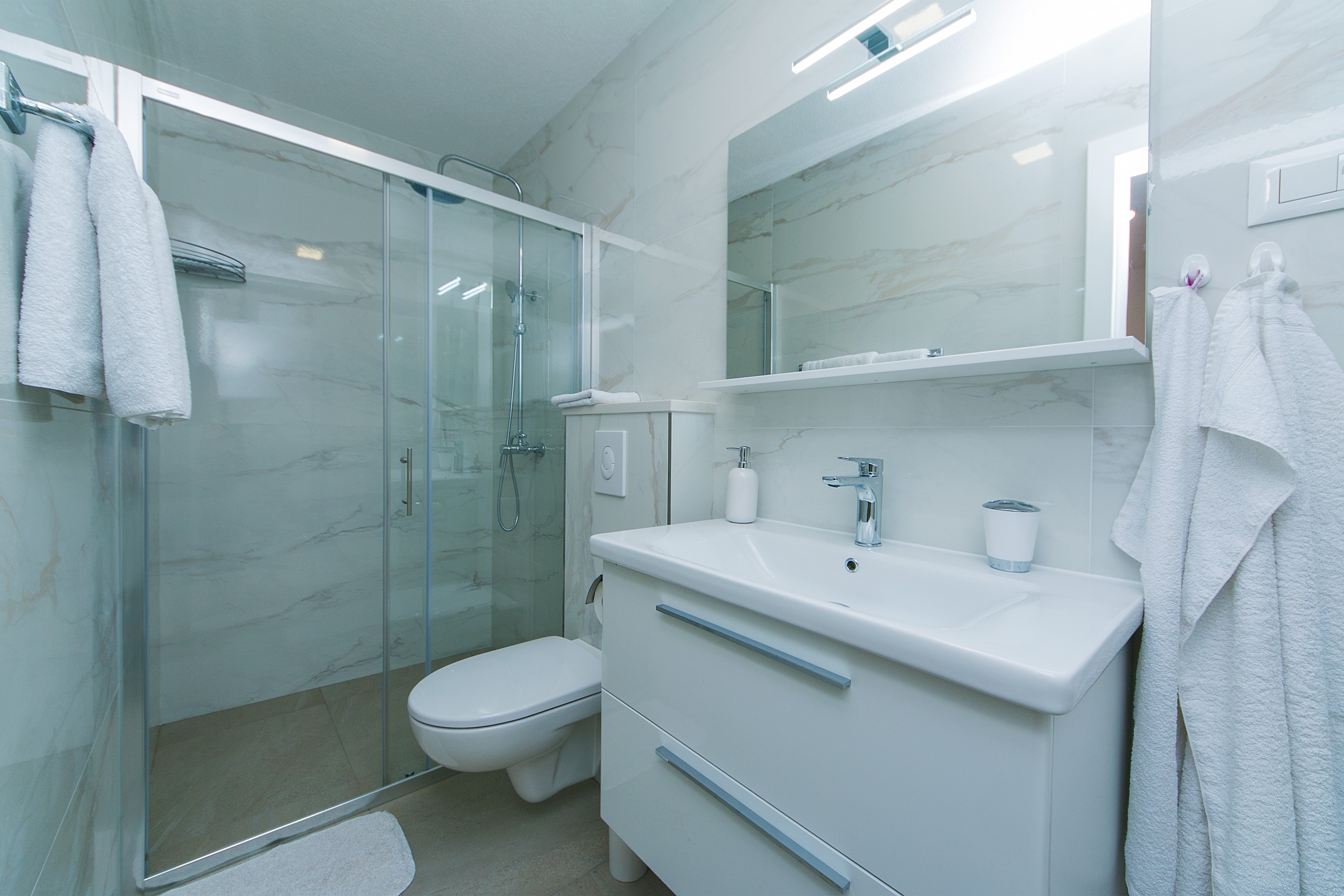 Two bedroom apartment with balcony Brela, Makarska  A-a